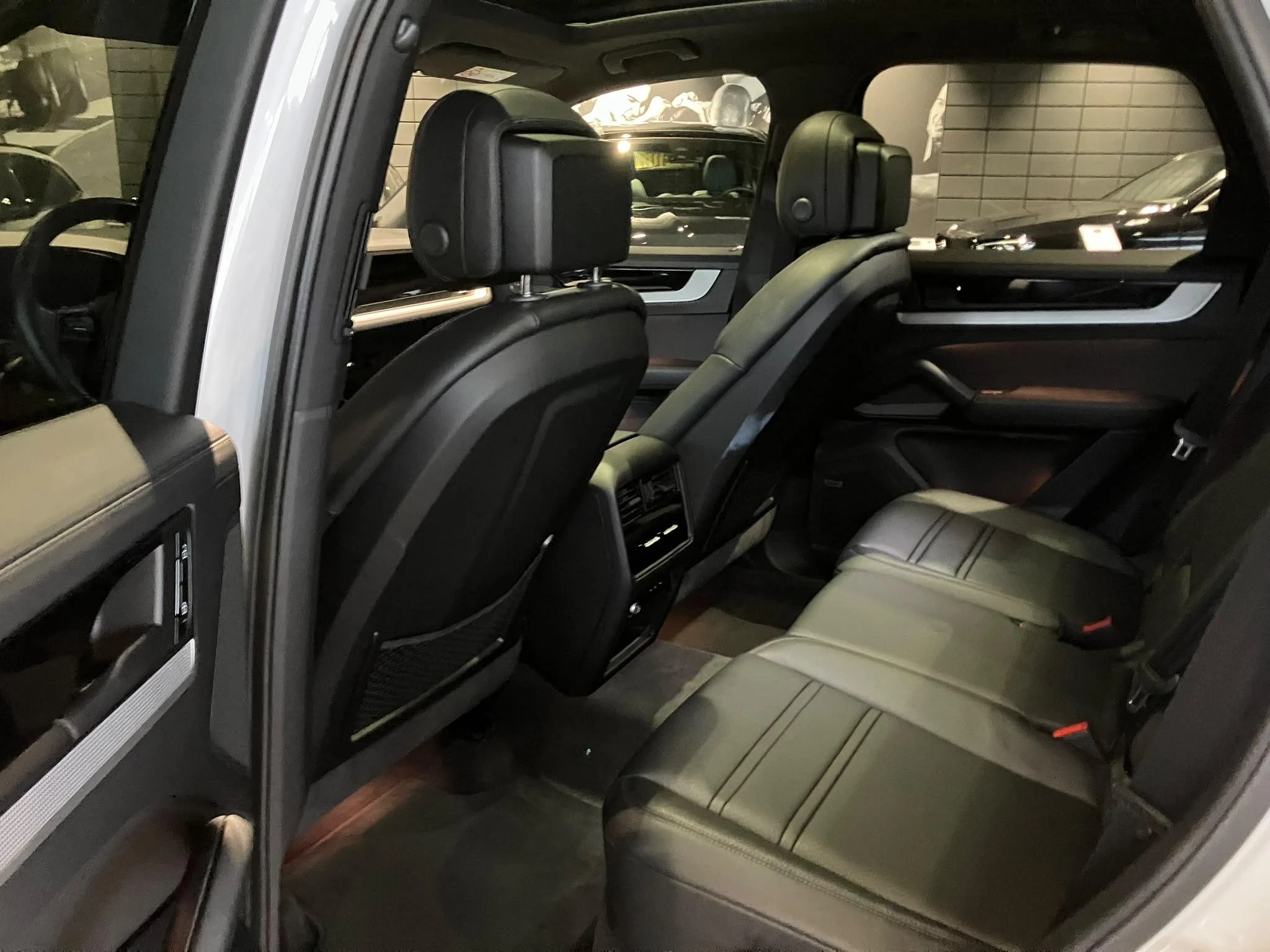 Porsche-Cayenne-image-28