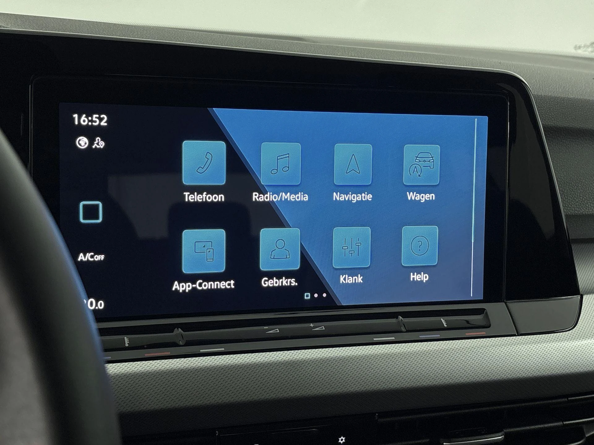 Volkswagen-Golf-image-11