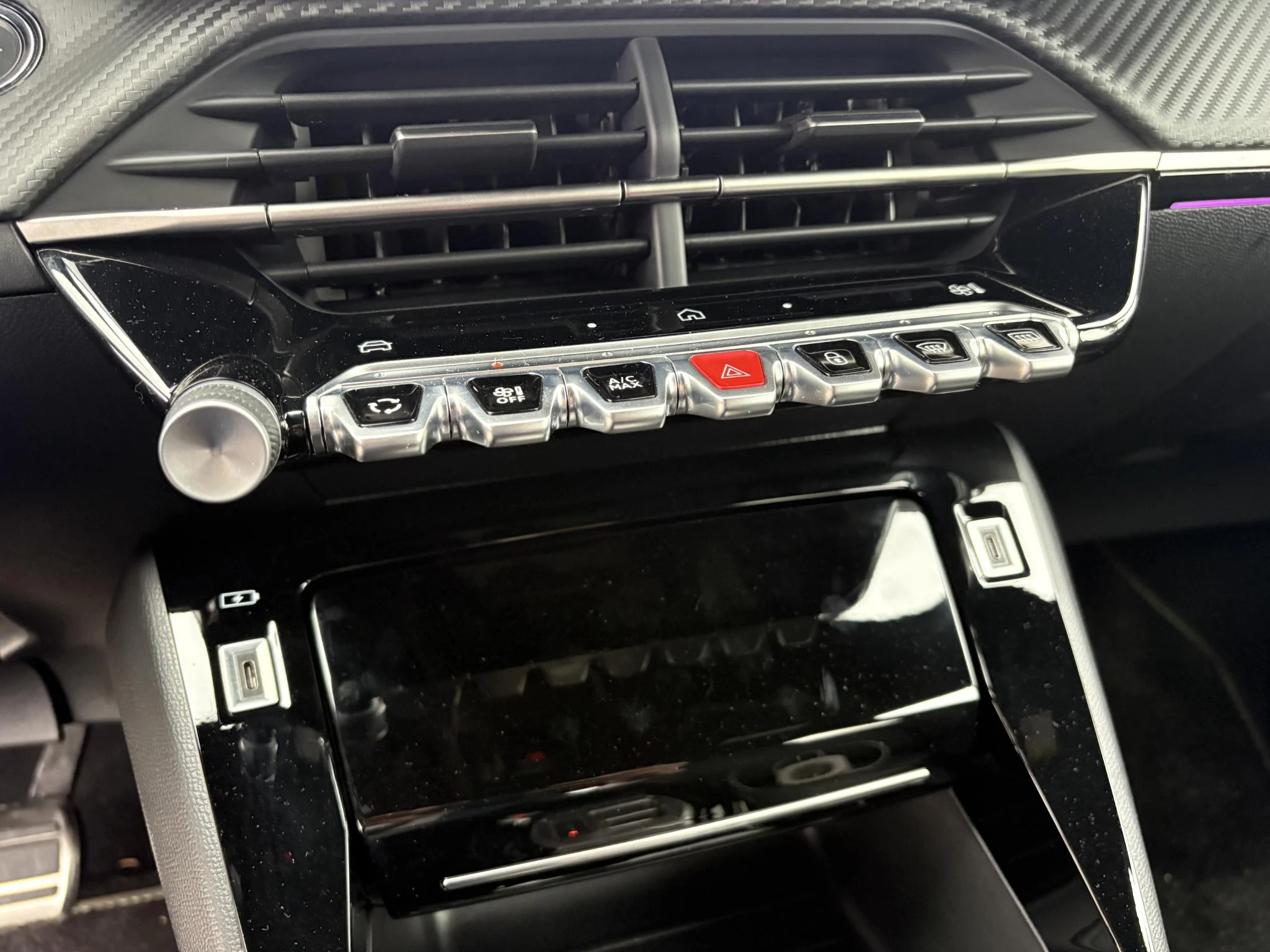 Peugeot-208-image-13