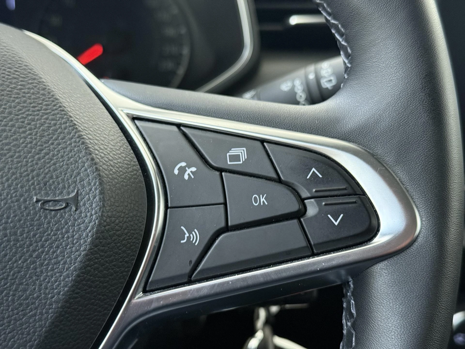 Renault-Clio-image-12