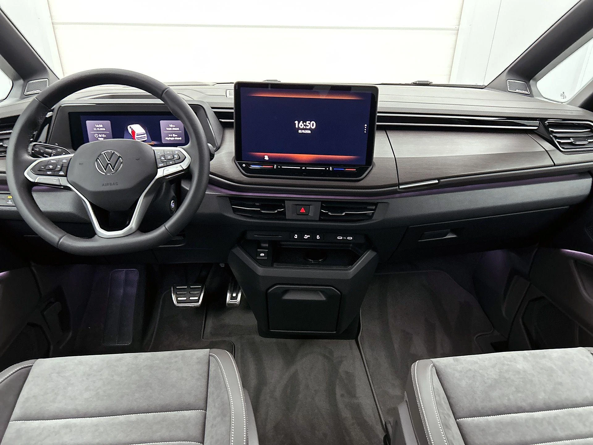 Volkswagen-Multivan-image-20