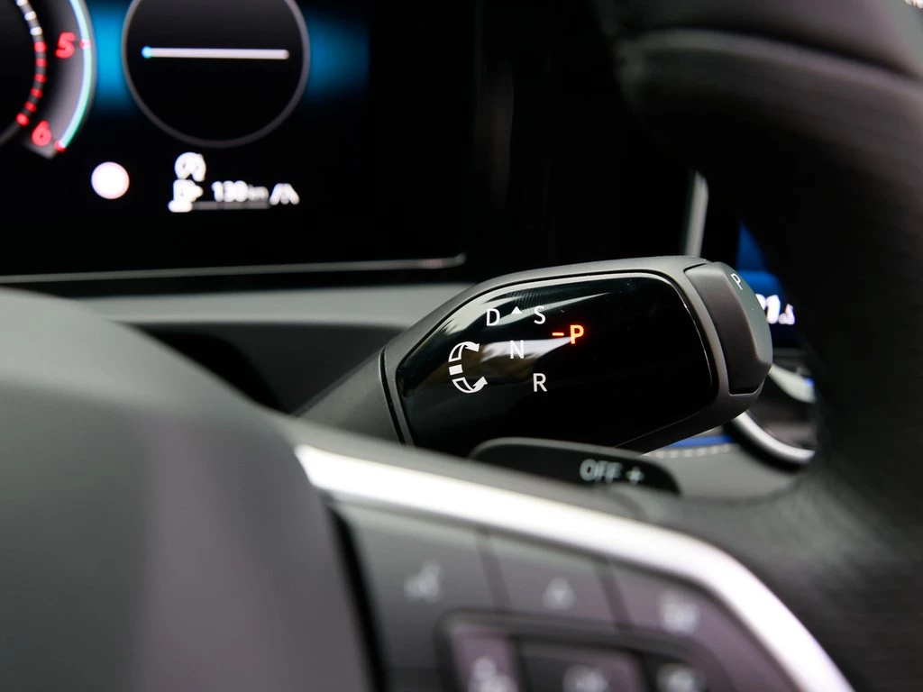 Volkswagen Tiguan 2.0 TDI DSG 4M R-Line AHK, Standhzg., Pano., 360°Kam., 20"Alu.,