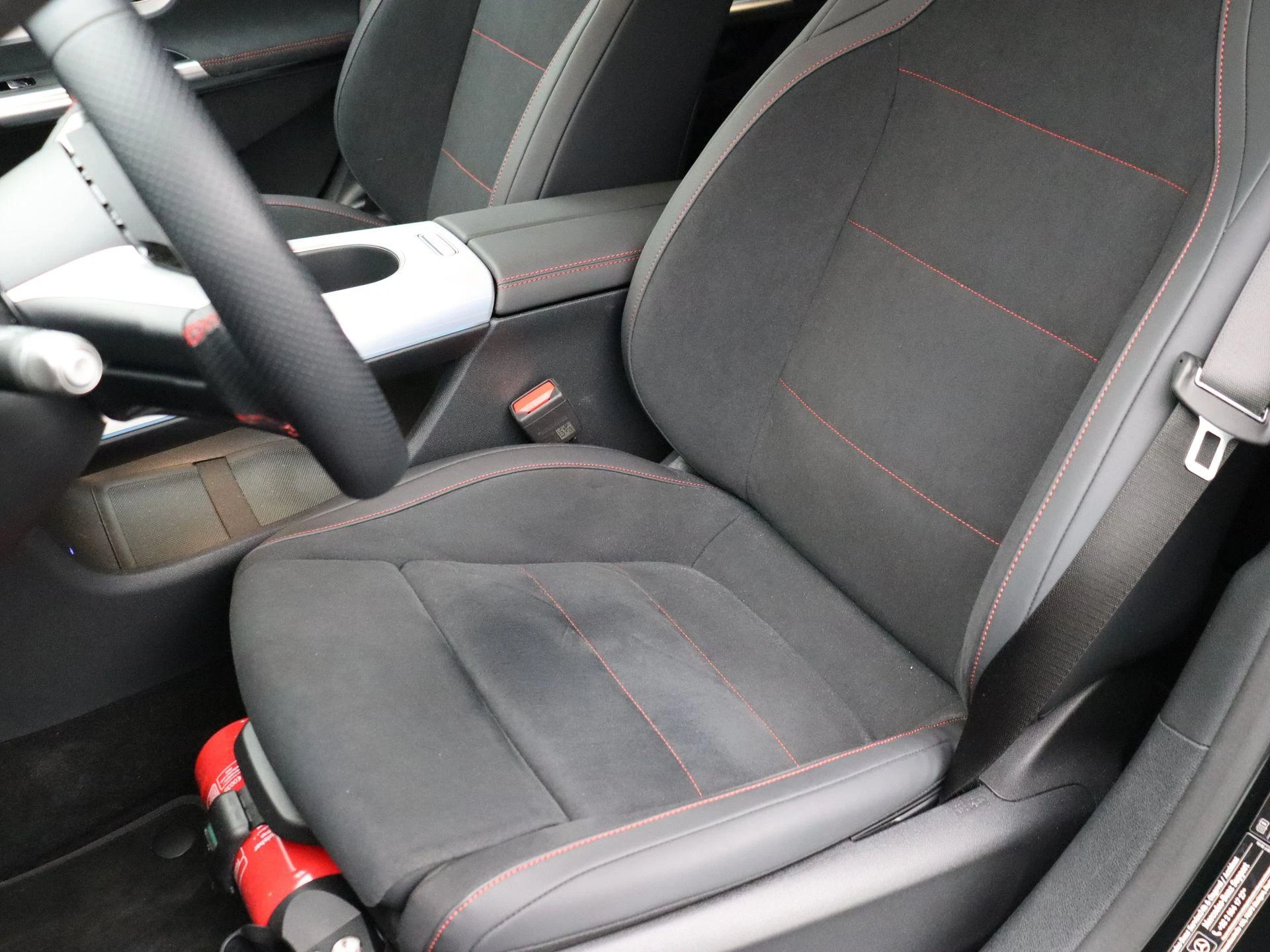 Mercedes-Benz-CLA-image-12