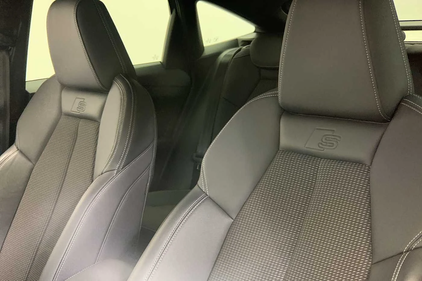 Audi-Q4 Sportback e-tron-image-8