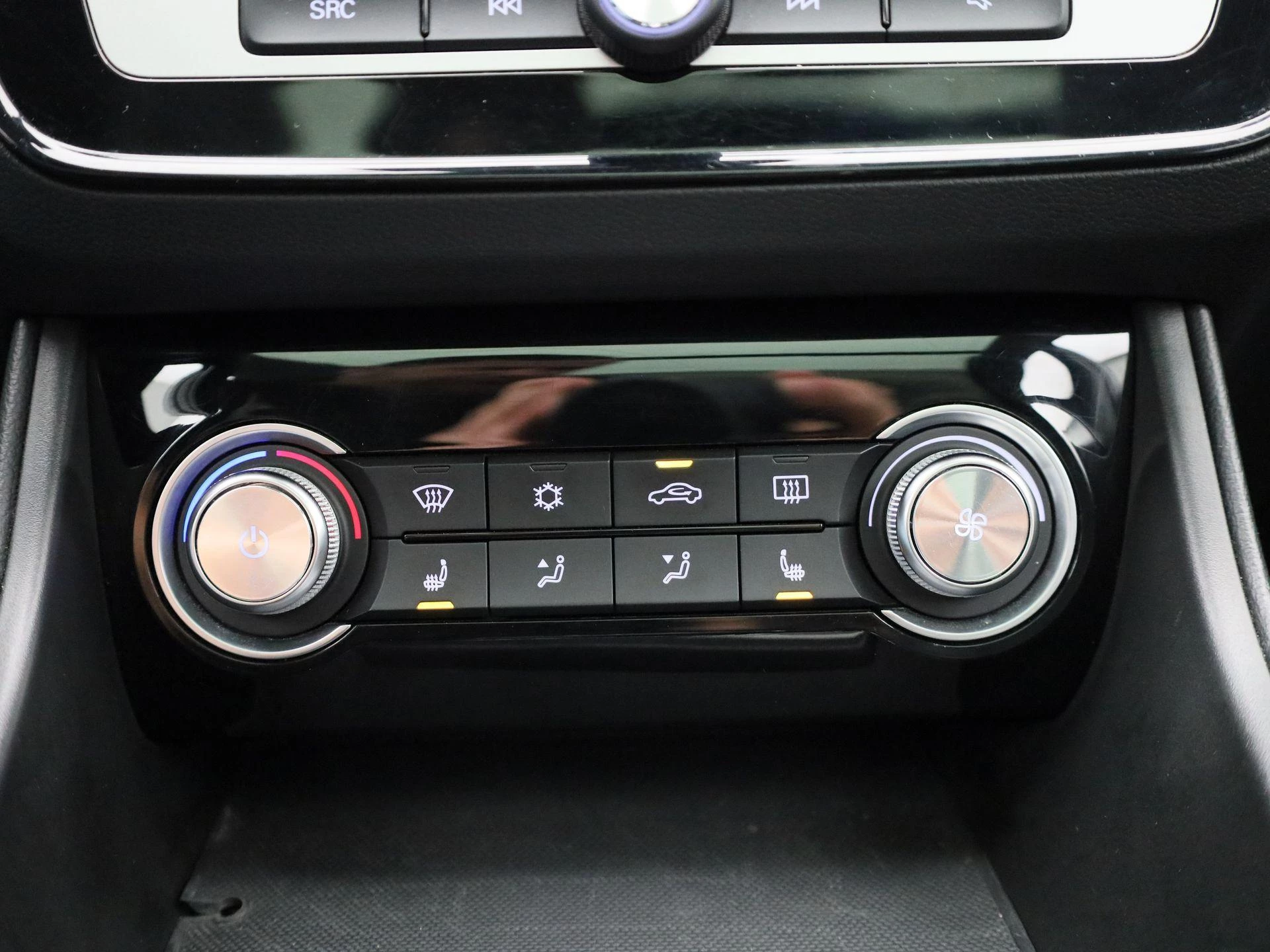 MG-ZS EV-image-17