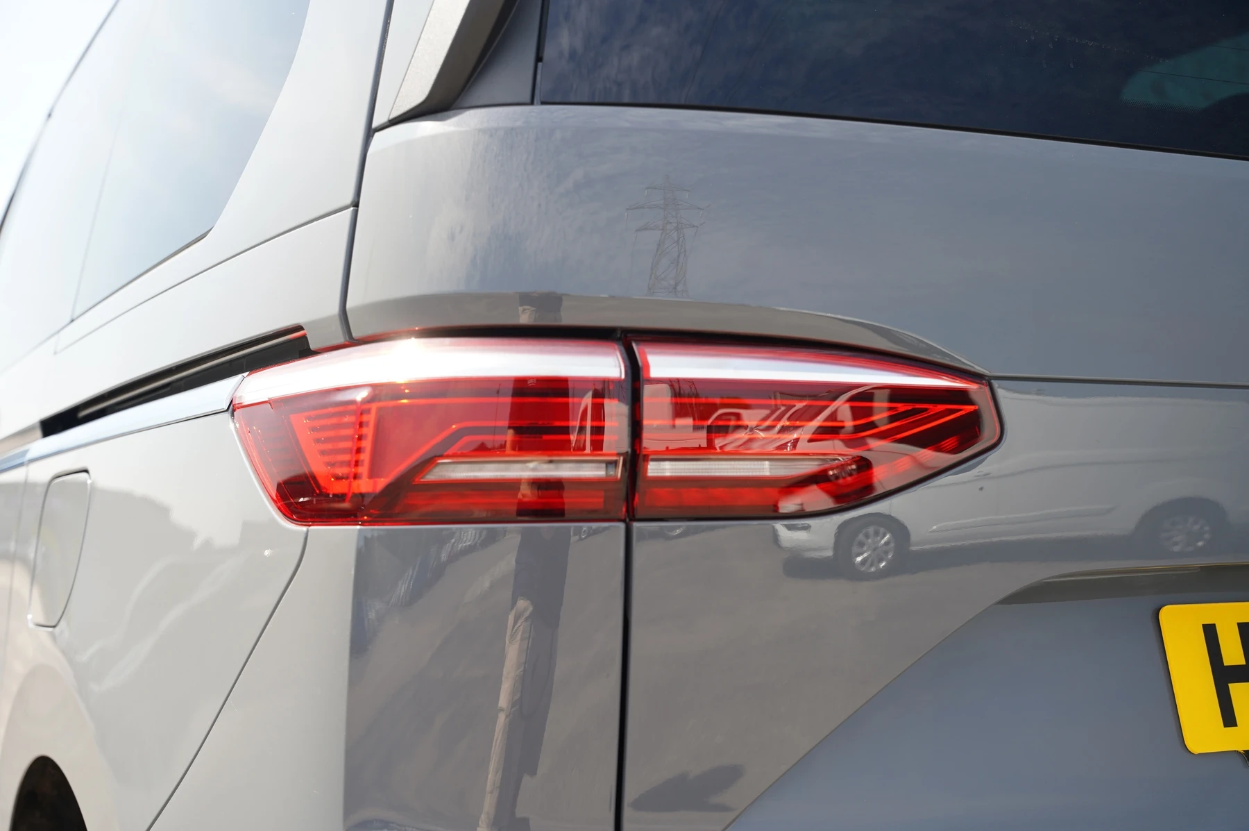 Volkswagen-Multivan-image-34