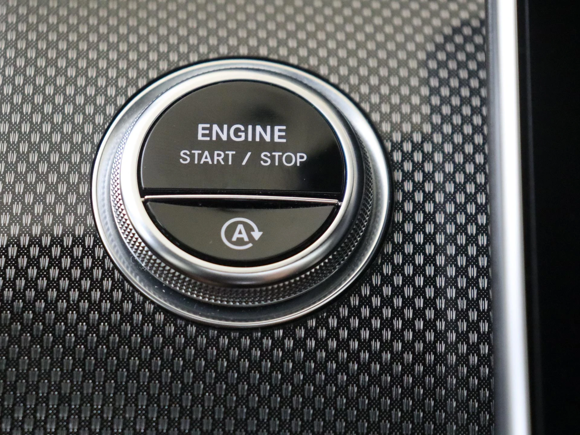 Mercedes-Benz-C-Klasse-image-20