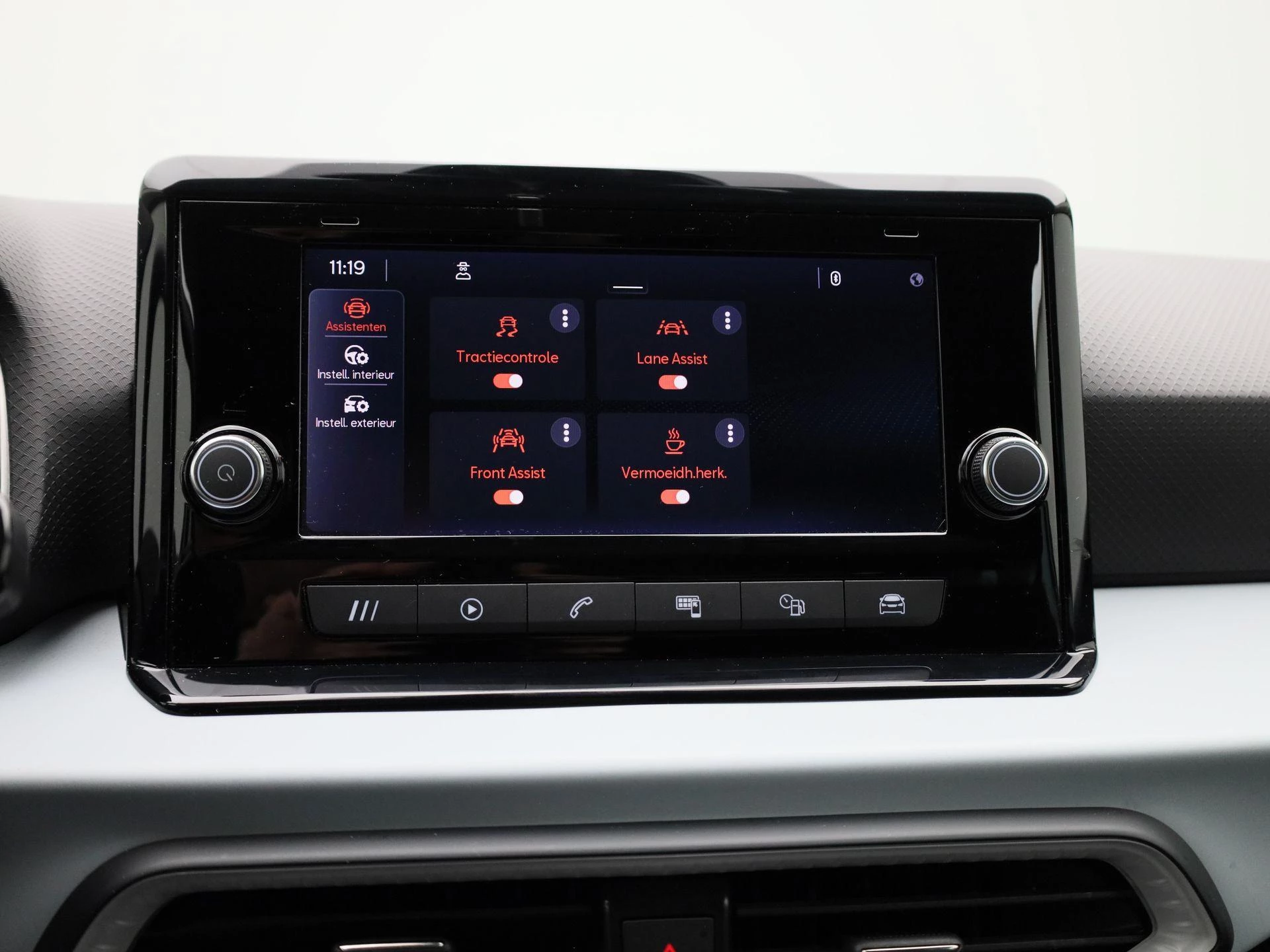 SEAT-Arona-image-24