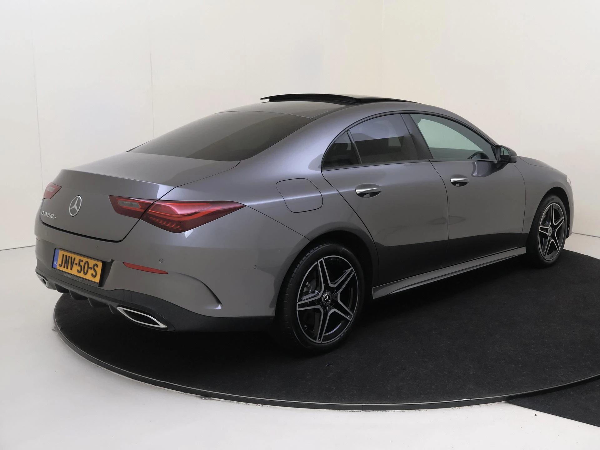 Mercedes-Benz-CLA-image-3