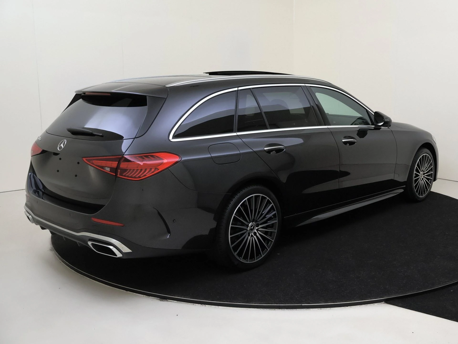 Mercedes-Benz-C-Klasse-image-3