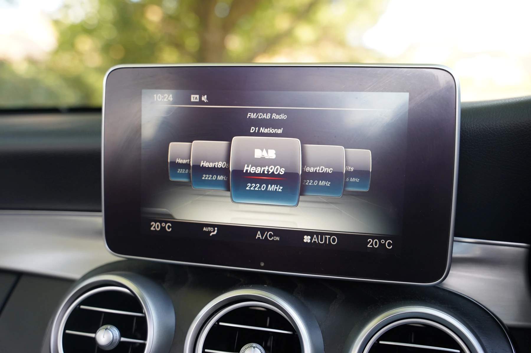 Mercedes-Benz-C-Class-image-23