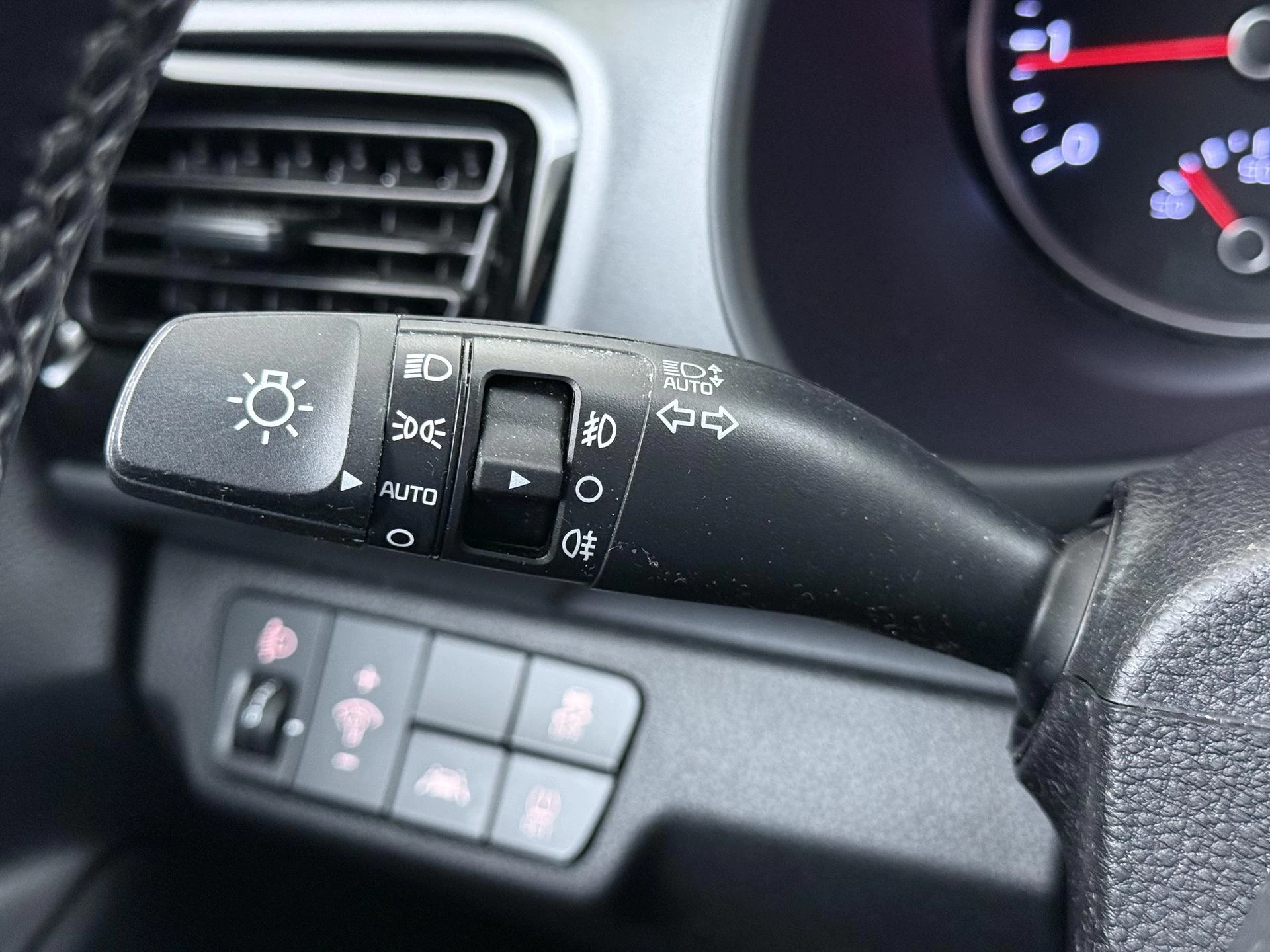 Kia-Stonic-image-15