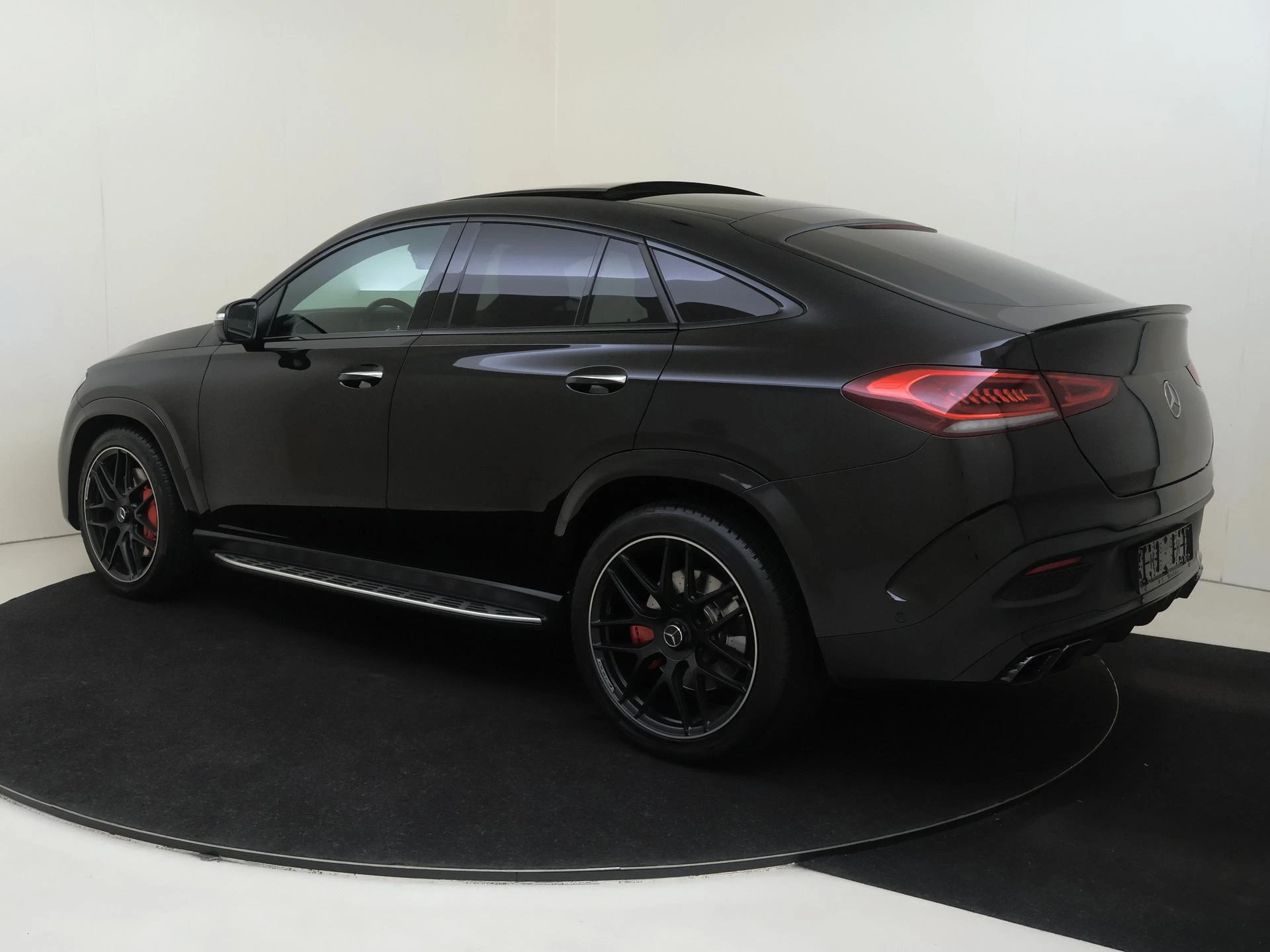Mercedes-Benz-GLE-image-2