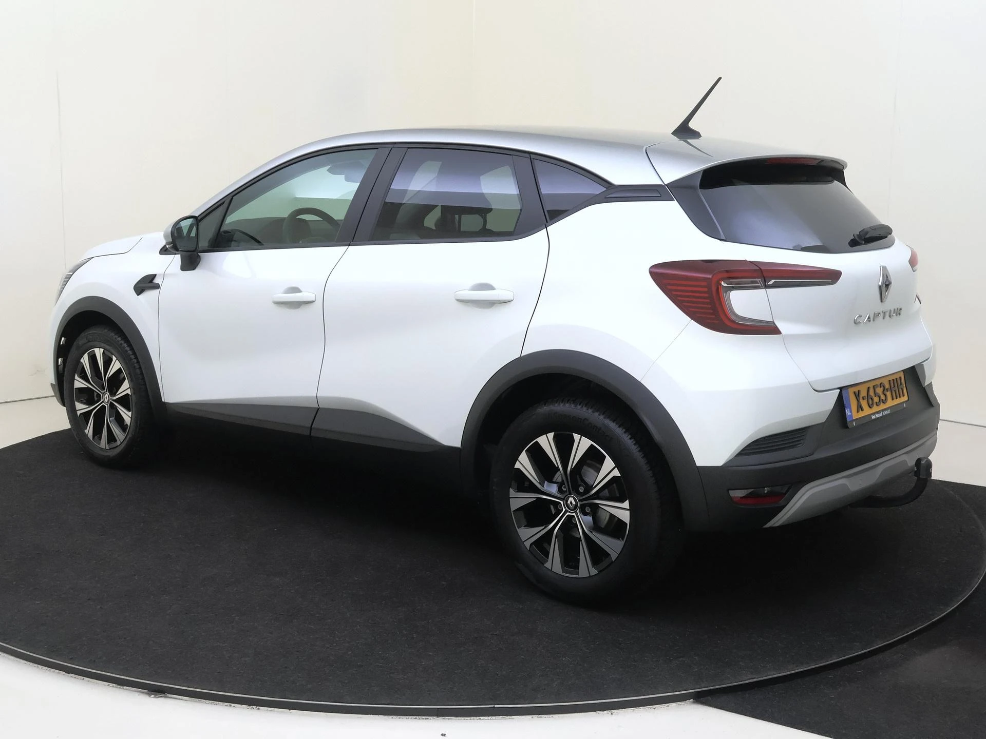 Renault-Captur-image-2