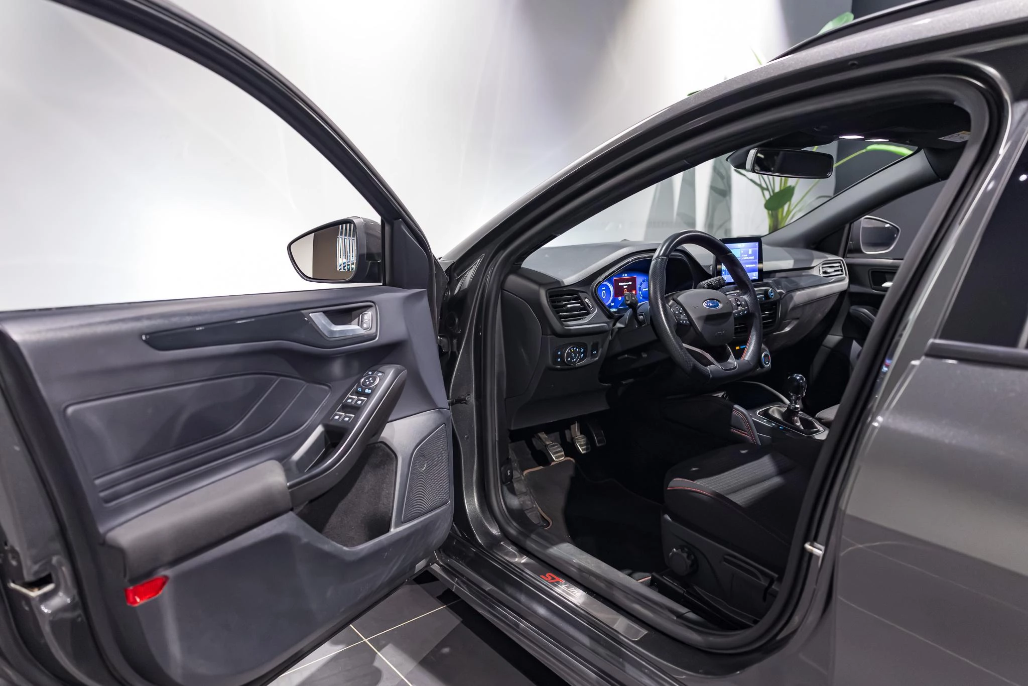Ford Focus Wagon 1.0i EcoBoost MHEV 92kW ST-Line X