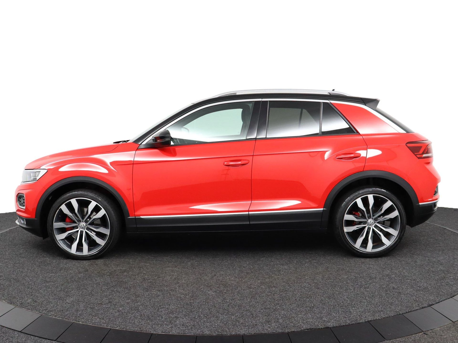 Volkswagen-T-Roc-image-3