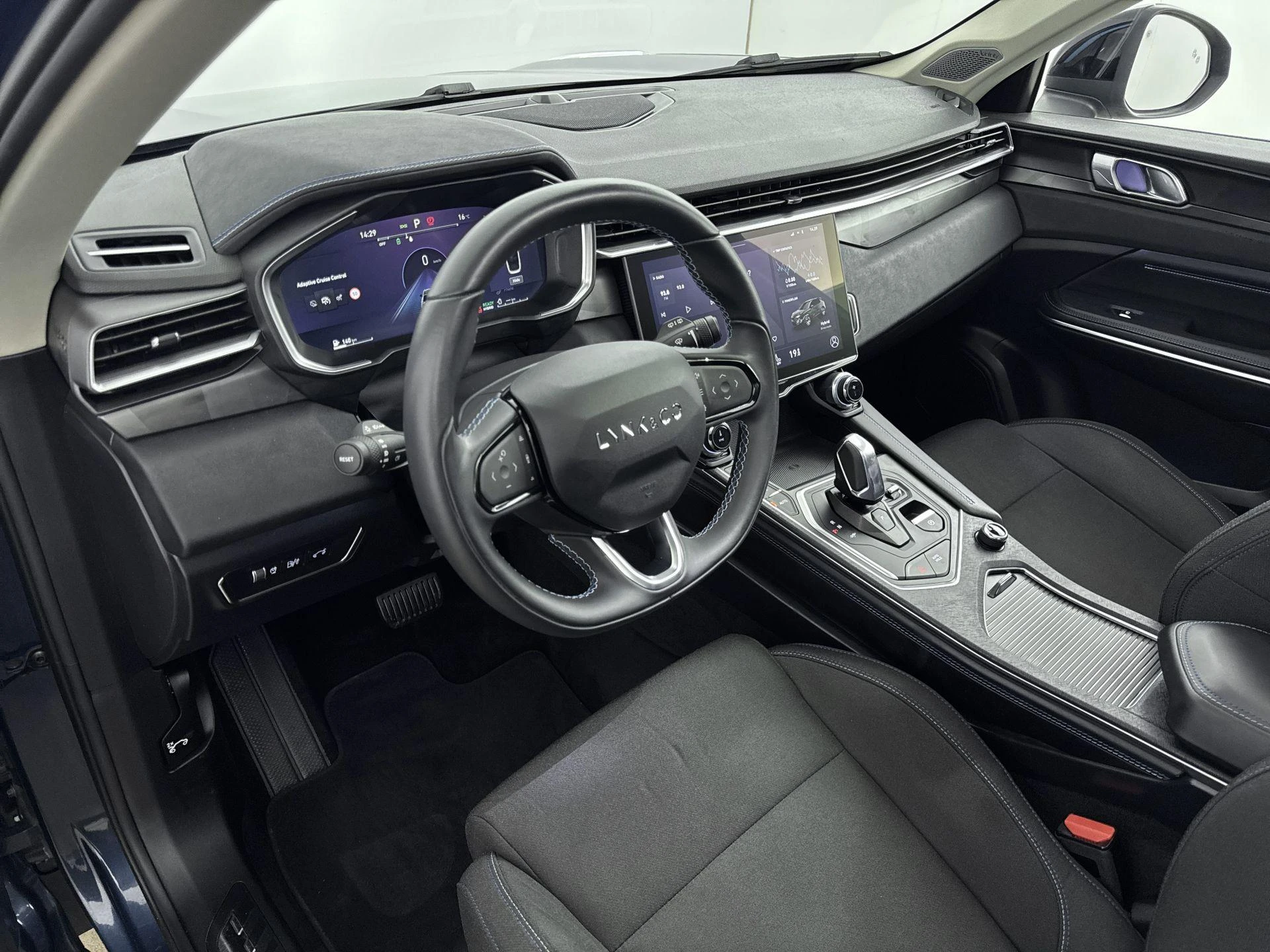 Lynk & Co-01-image-17