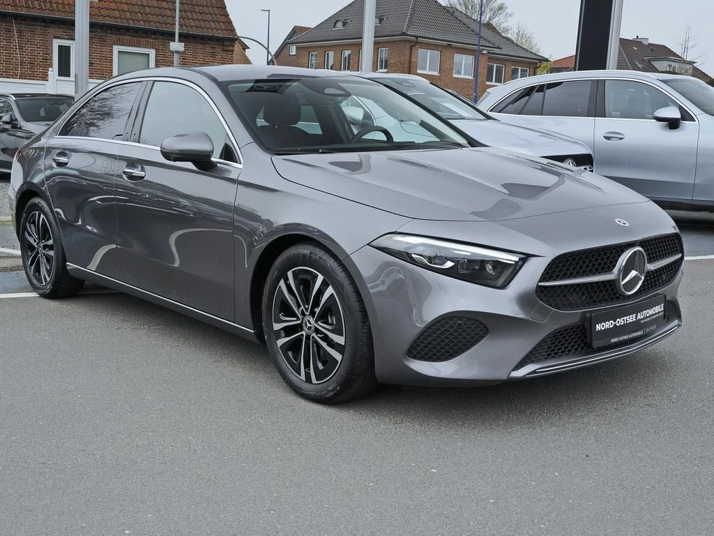 Mercedes-Benz-A-Klasse 200-image-3