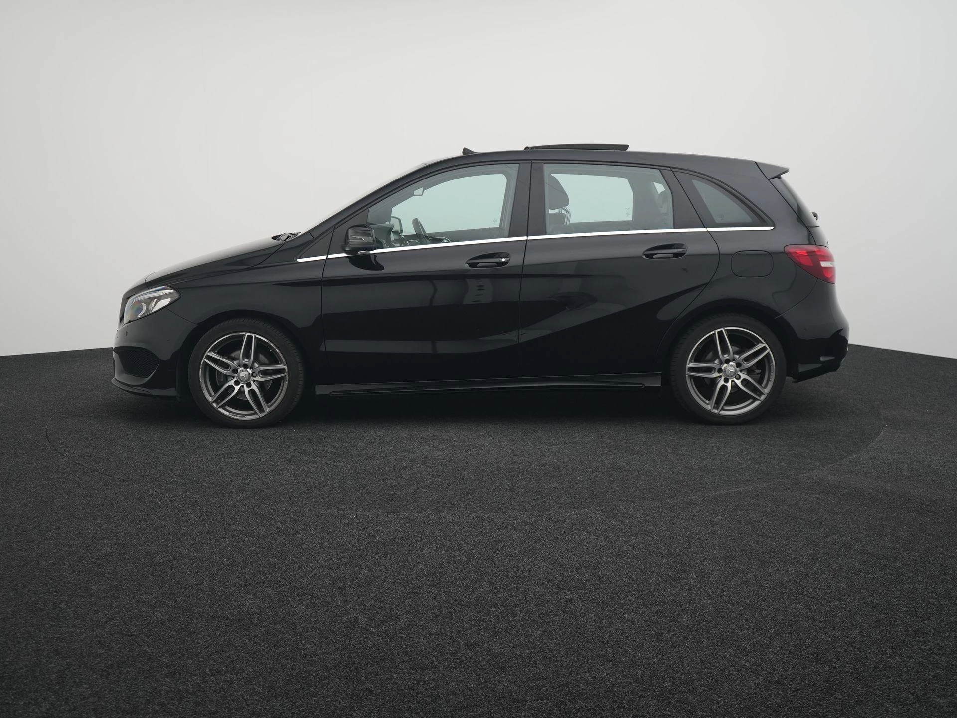Mercedes-Benz B-Klasse 180 AMG Night Edition Plus