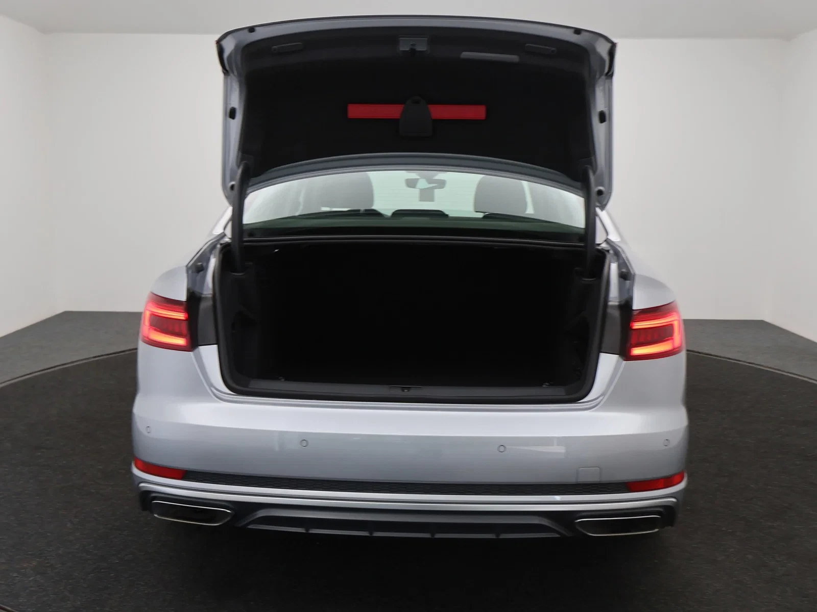 Audi A4 Sedan 35TFSI Sport *VIRTUAL COCKPIT*CRUISE CONTROL*NAVI*BLTH*PDC*DAB RADIO*...*