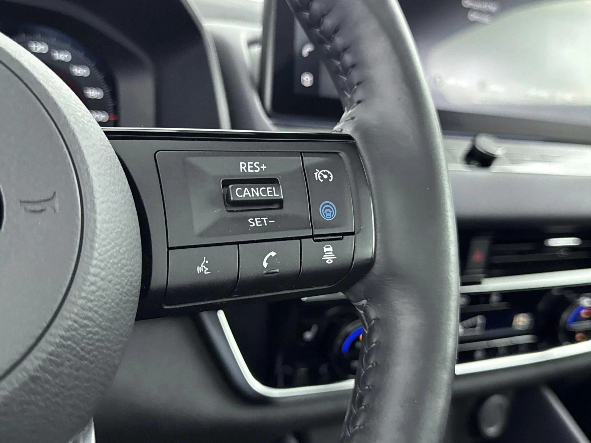 Nissan-QASHQAI-image-16