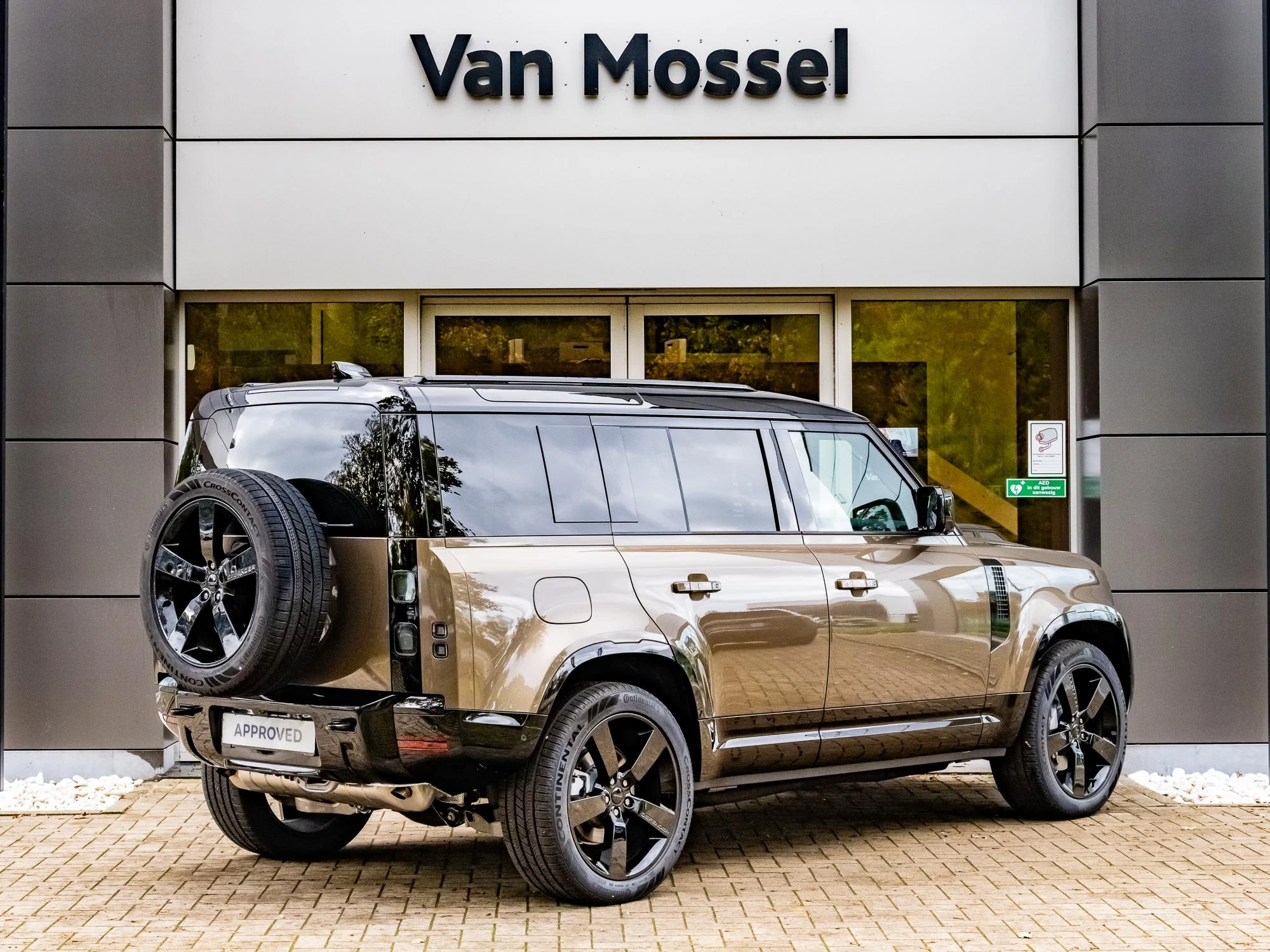 Land Rover-Defender-image-5