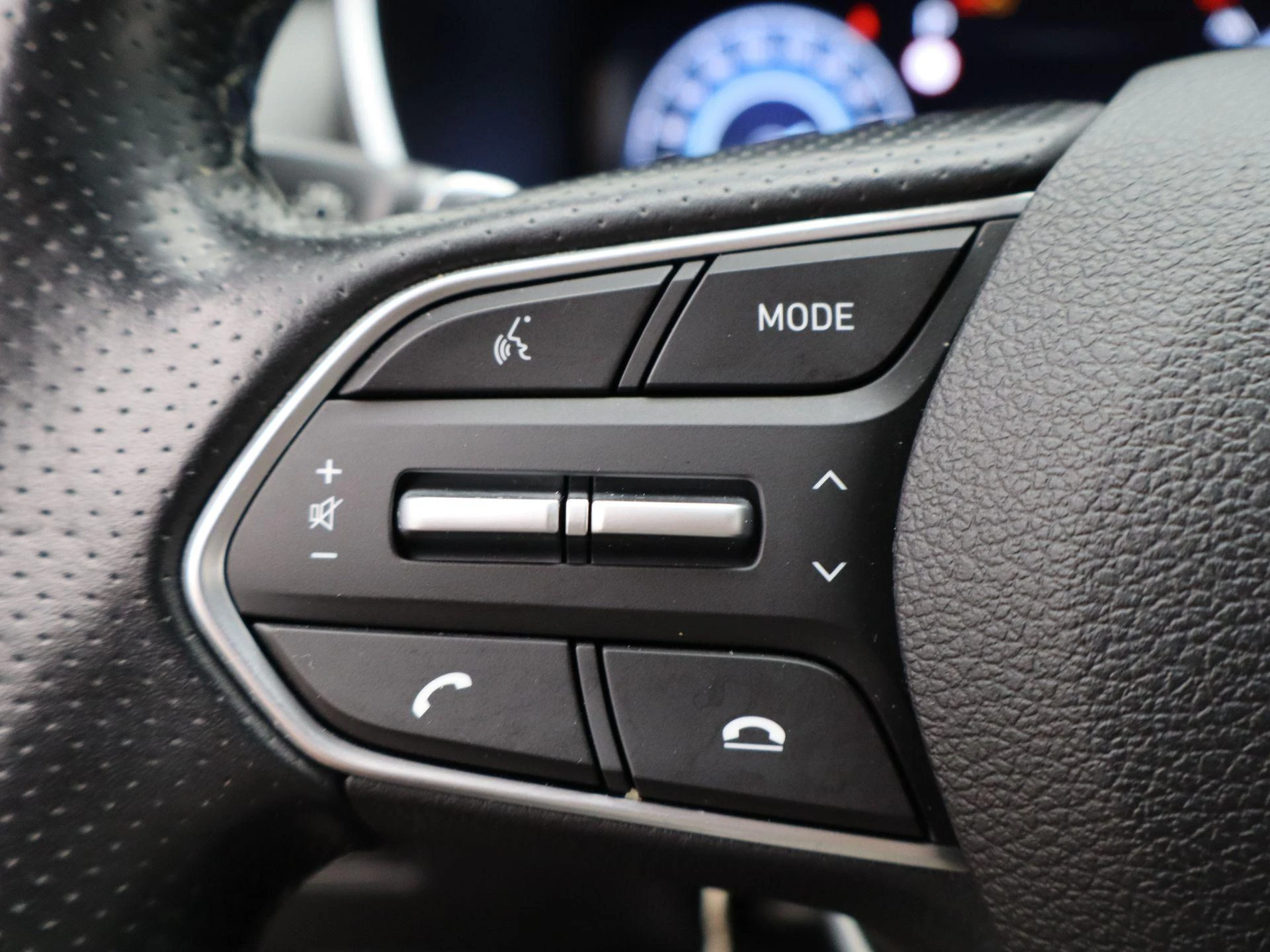 Hyundai-Santa Fe-image-23