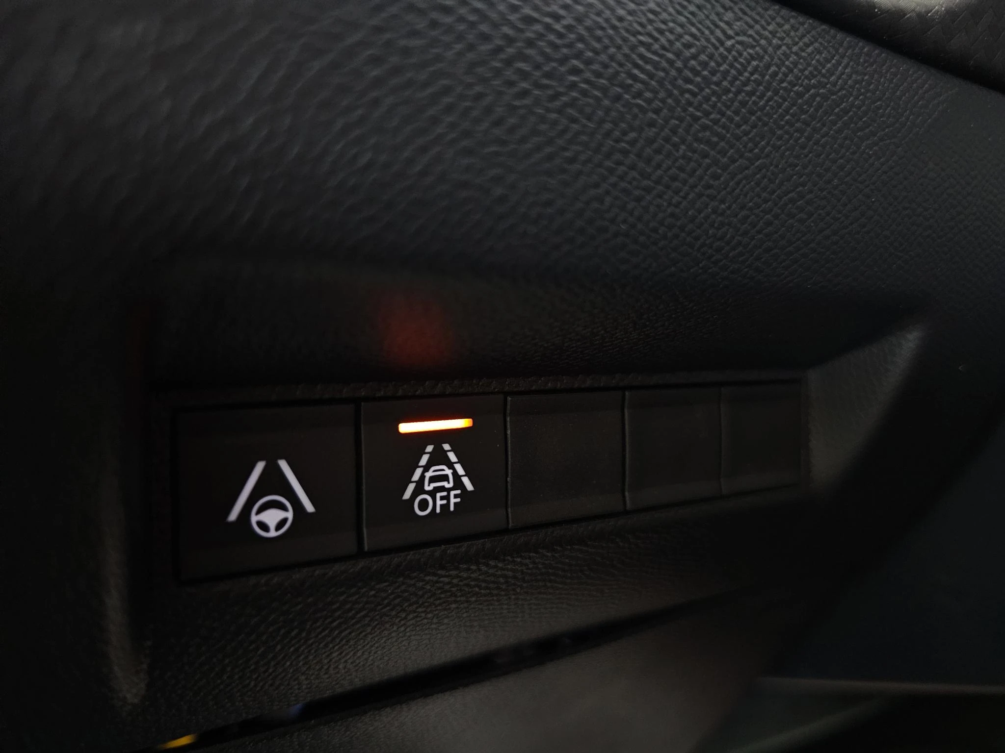 Peugeot-e-2008-image-14