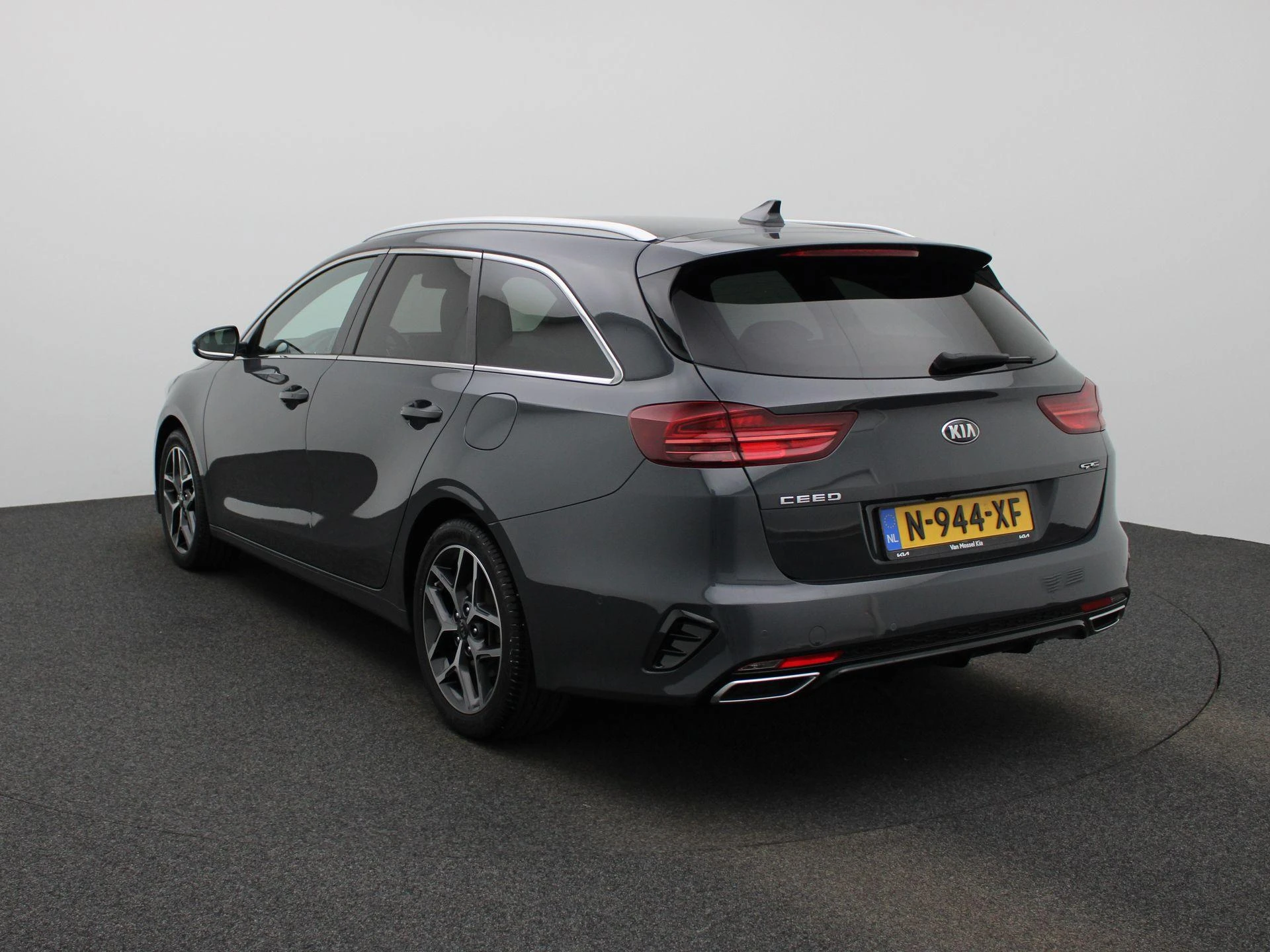 Kia-Ceed Sportswagon-image-1