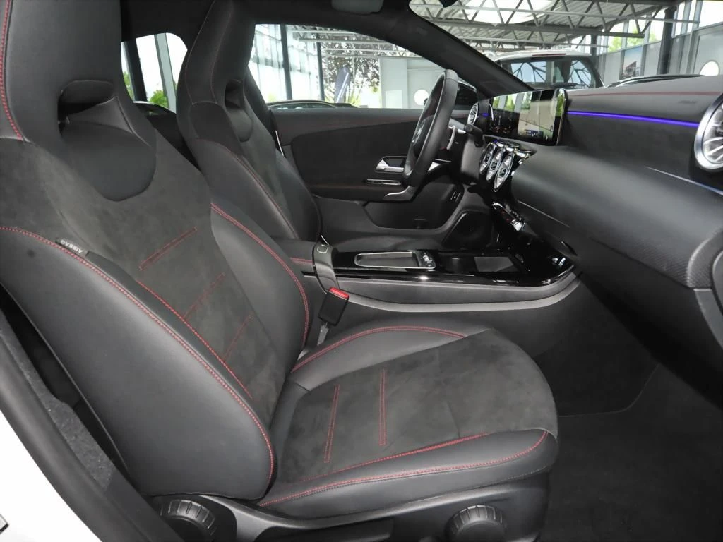 Mercedes-Benz-CLA 250 e-image-11