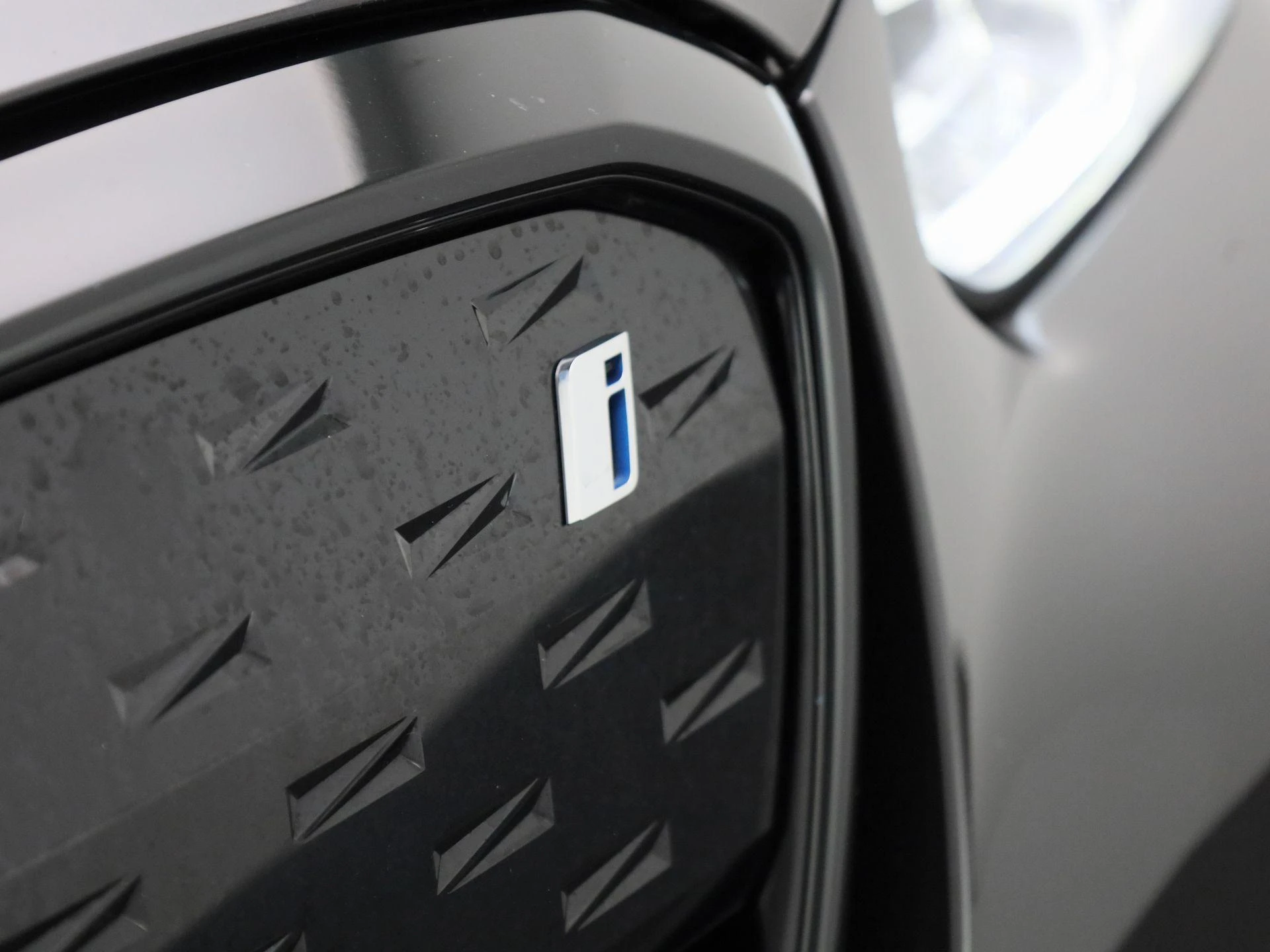 BMW-iX3-image-41