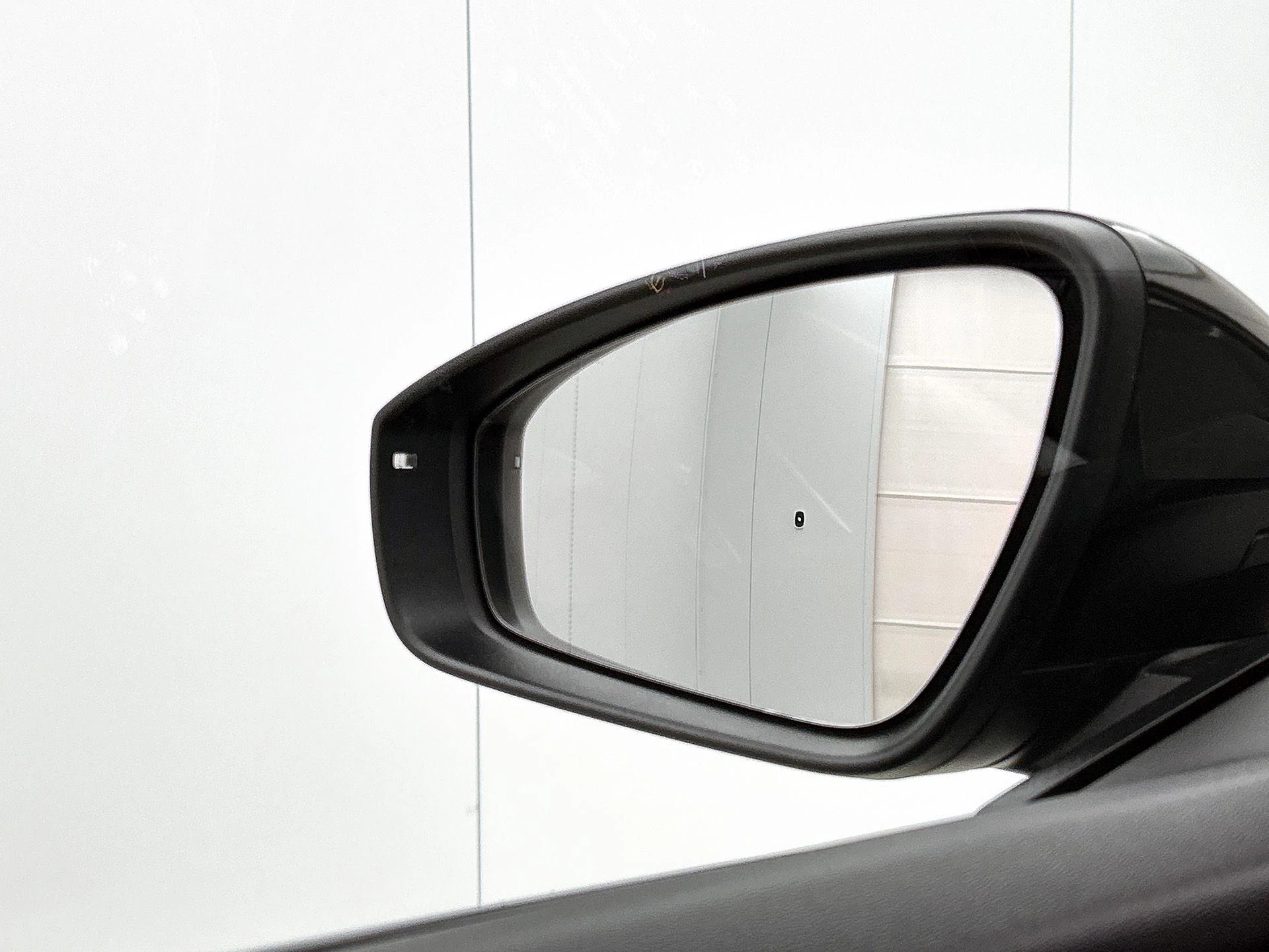 Audi-Q4 e-tron-image-19