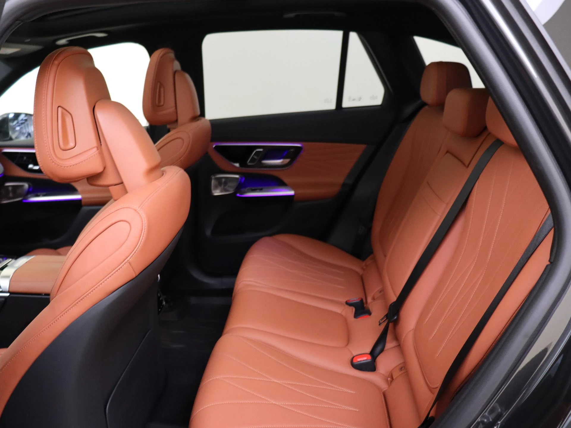 Mercedes-Benz-GLC-image-15