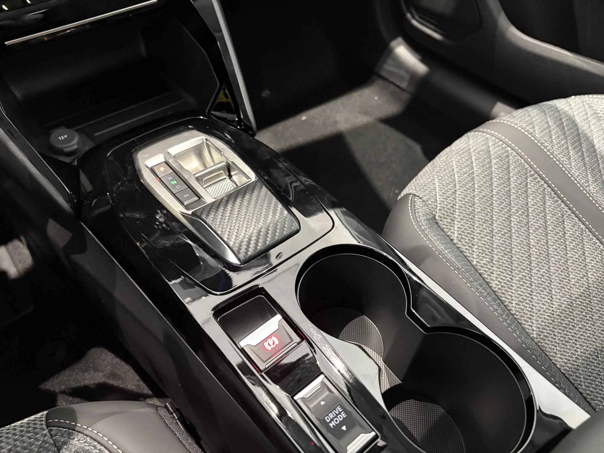 Peugeot 208 1.2 Hybrid 110 e-DCS6 Allure