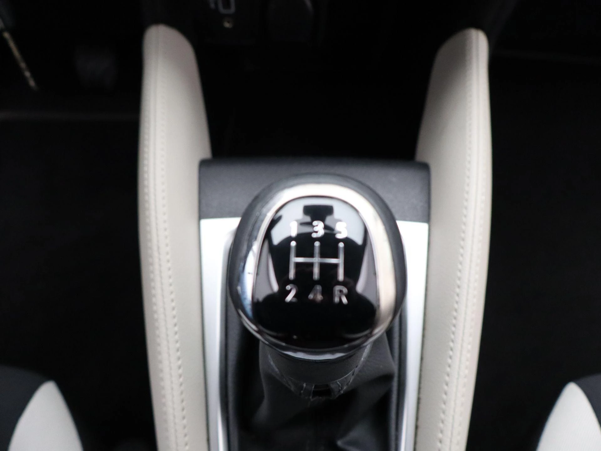 Nissan-Micra-image-27