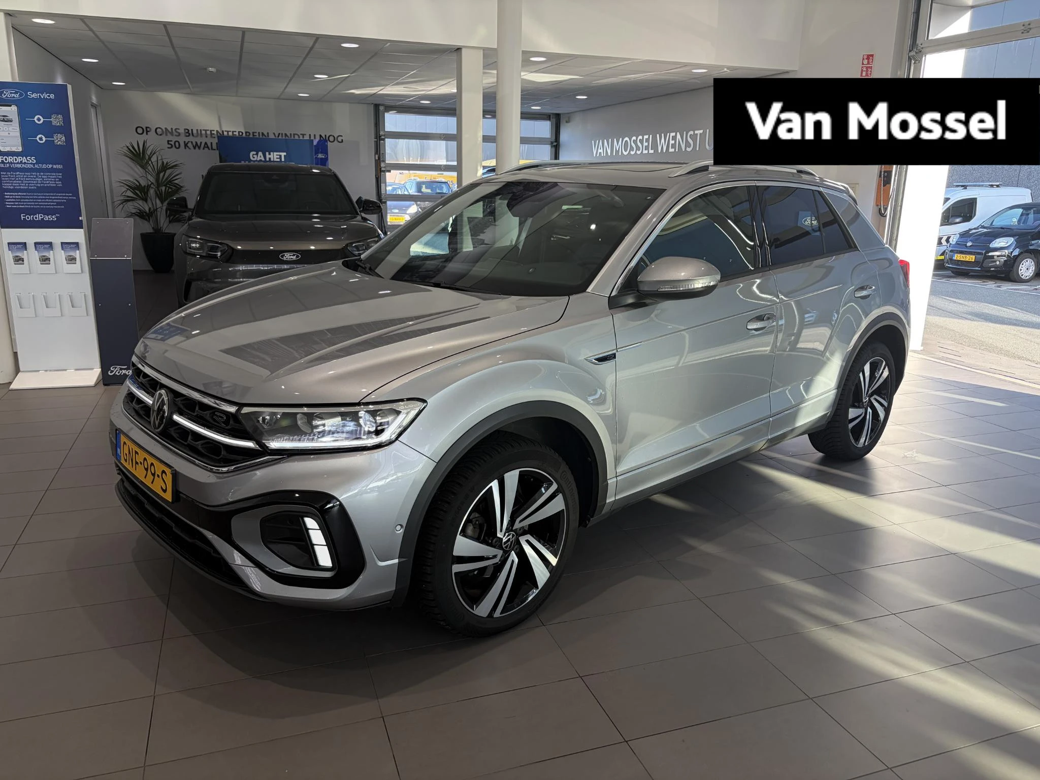 Volkswagen-T-Roc-image-0