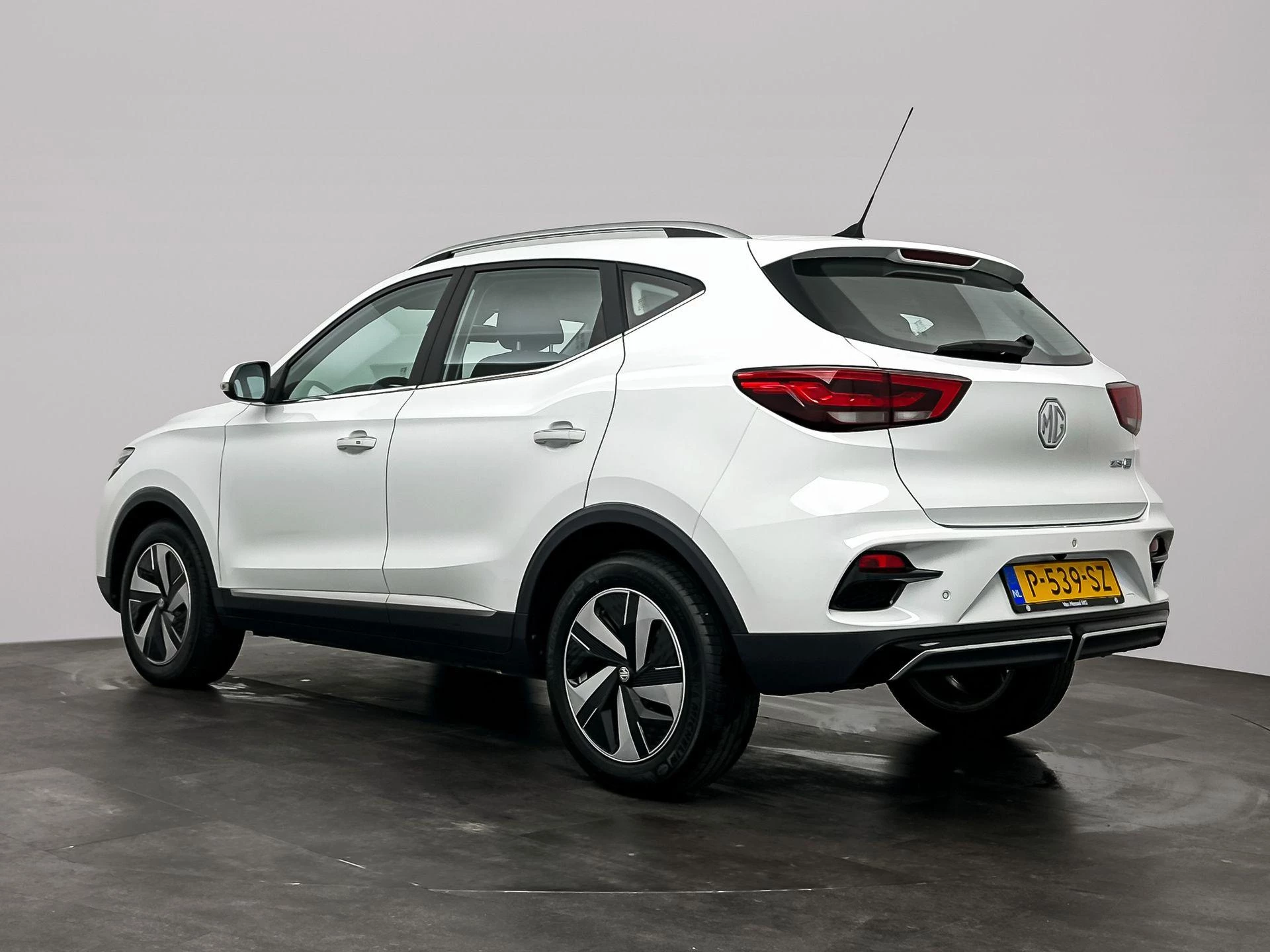 MG-ZS EV-image-4