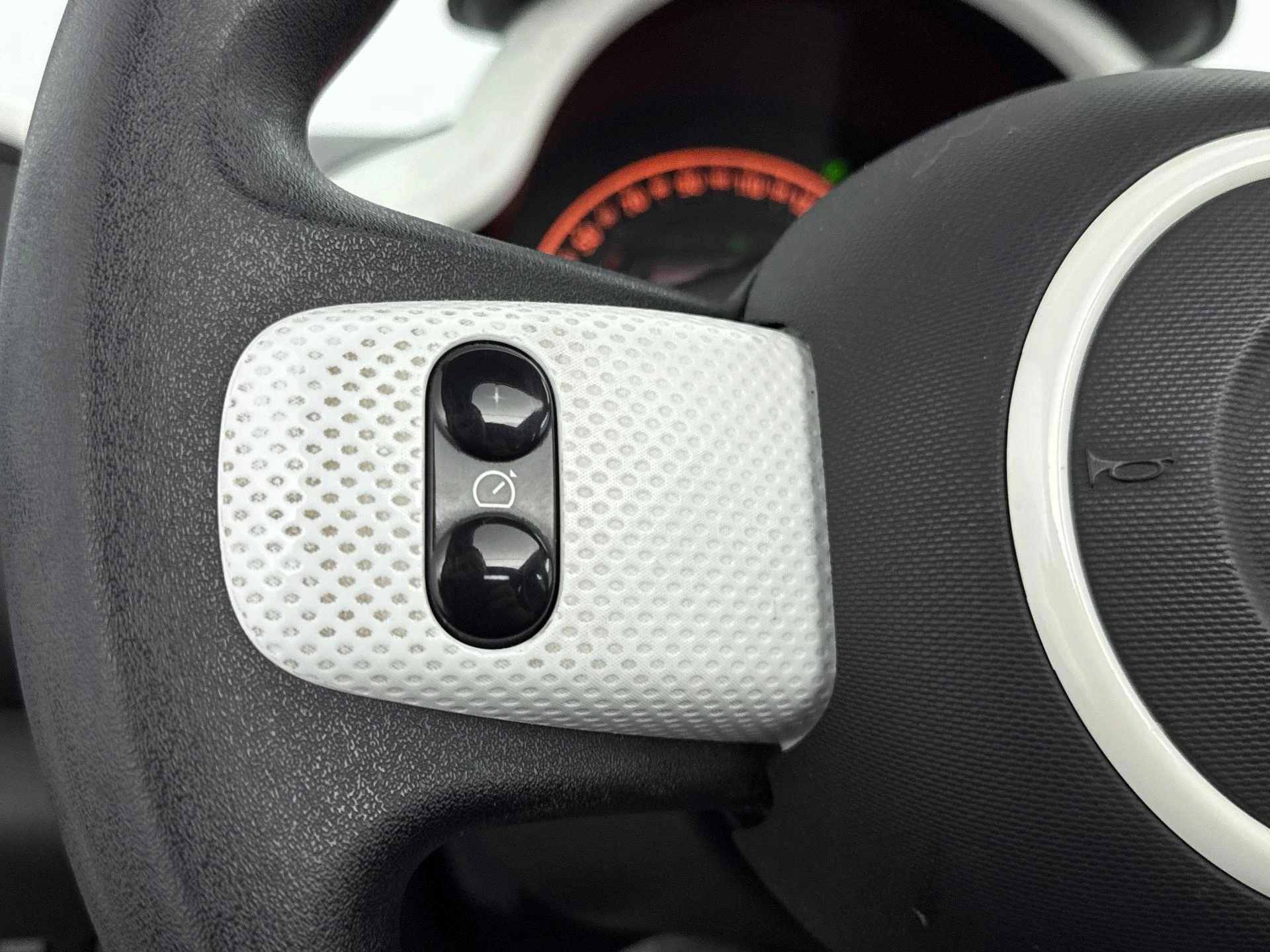 Renault-Twingo-image-8