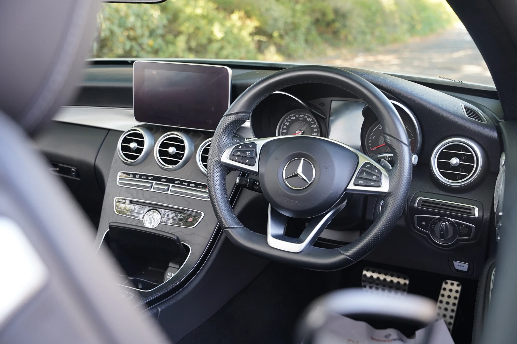 Mercedes-Benz-C-Class-image-8
