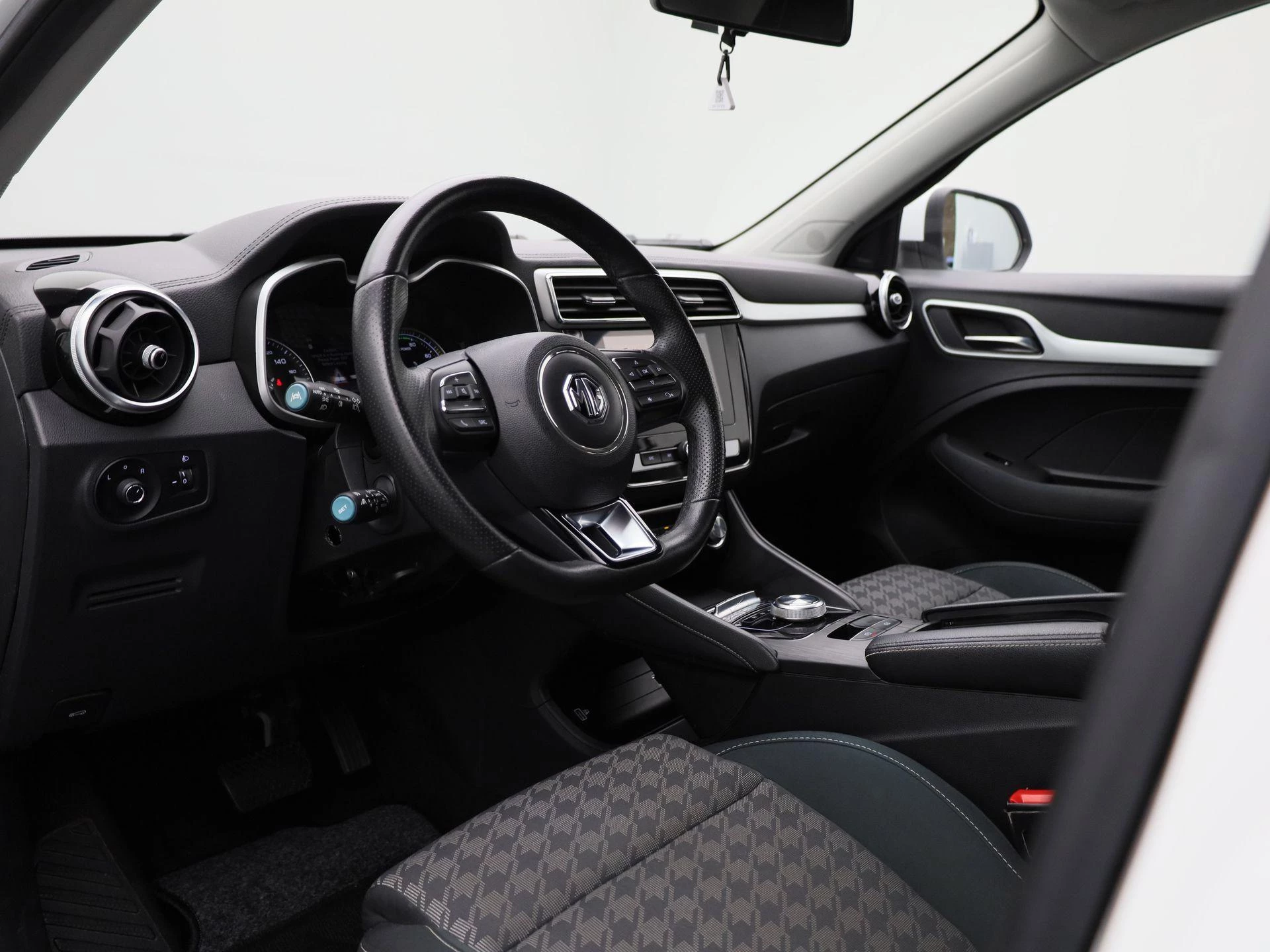 MG-ZS EV-image-30