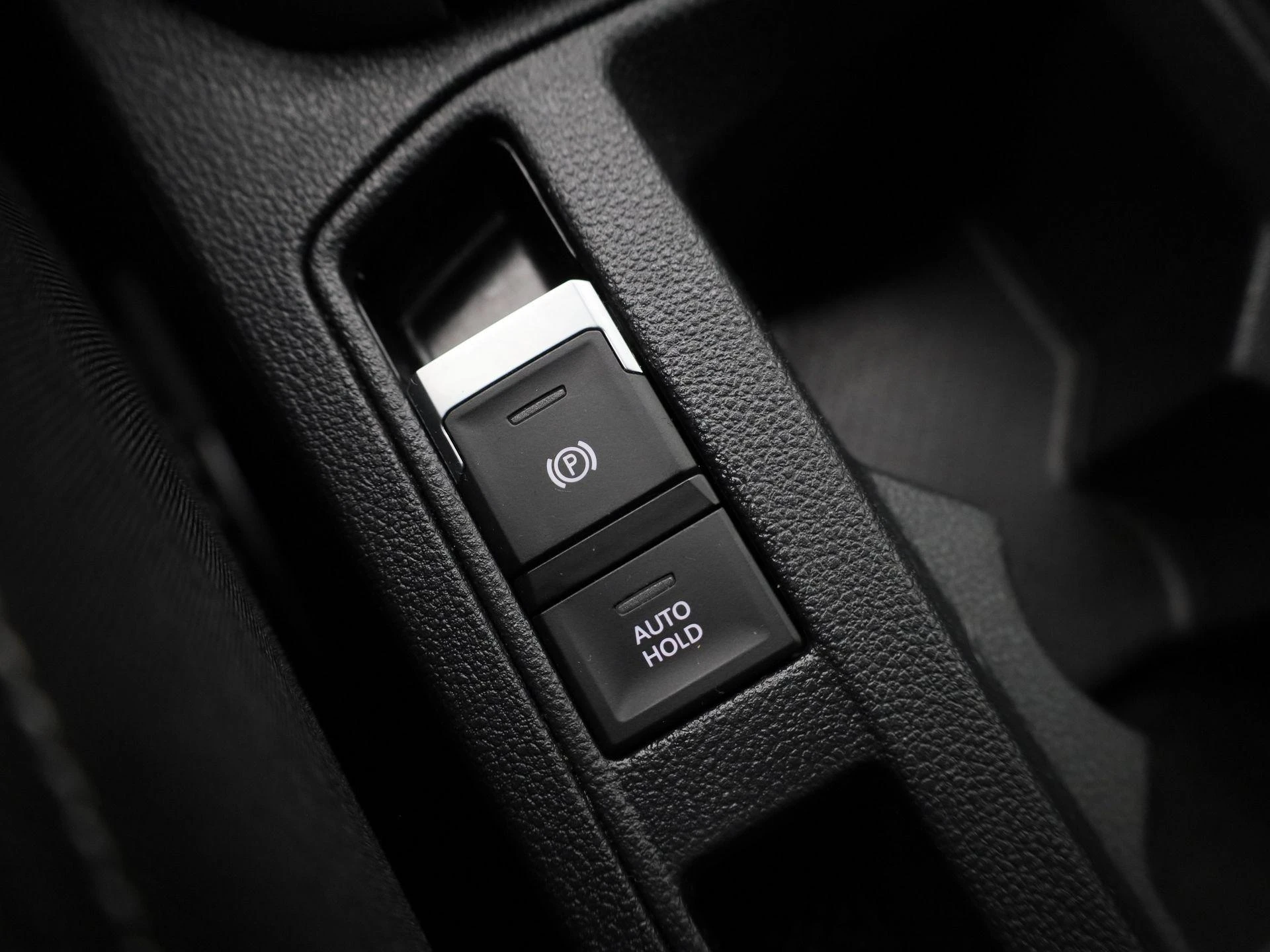 Volkswagen-T-Roc-image-26