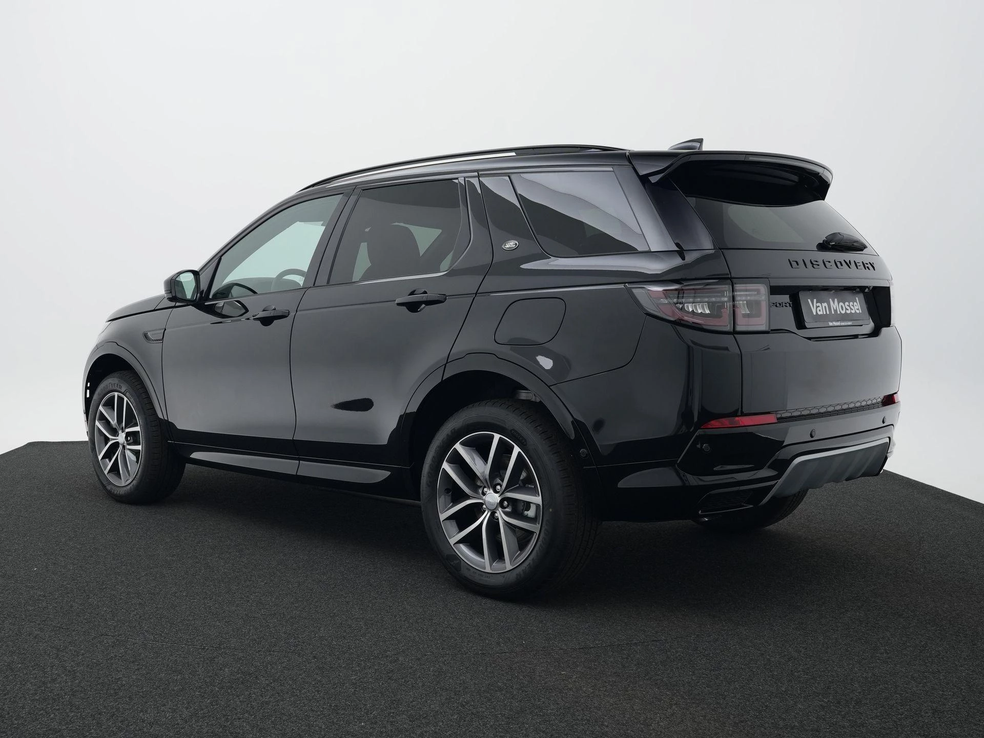 Land Rover-Discovery Sport-image-1