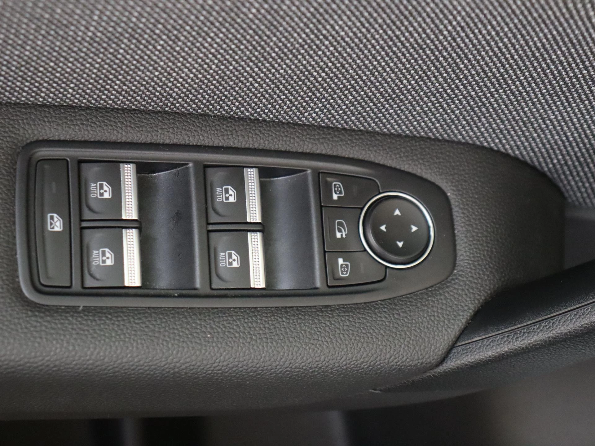 Renault Captur 1.8 E-Tech full hybrid 160 techno