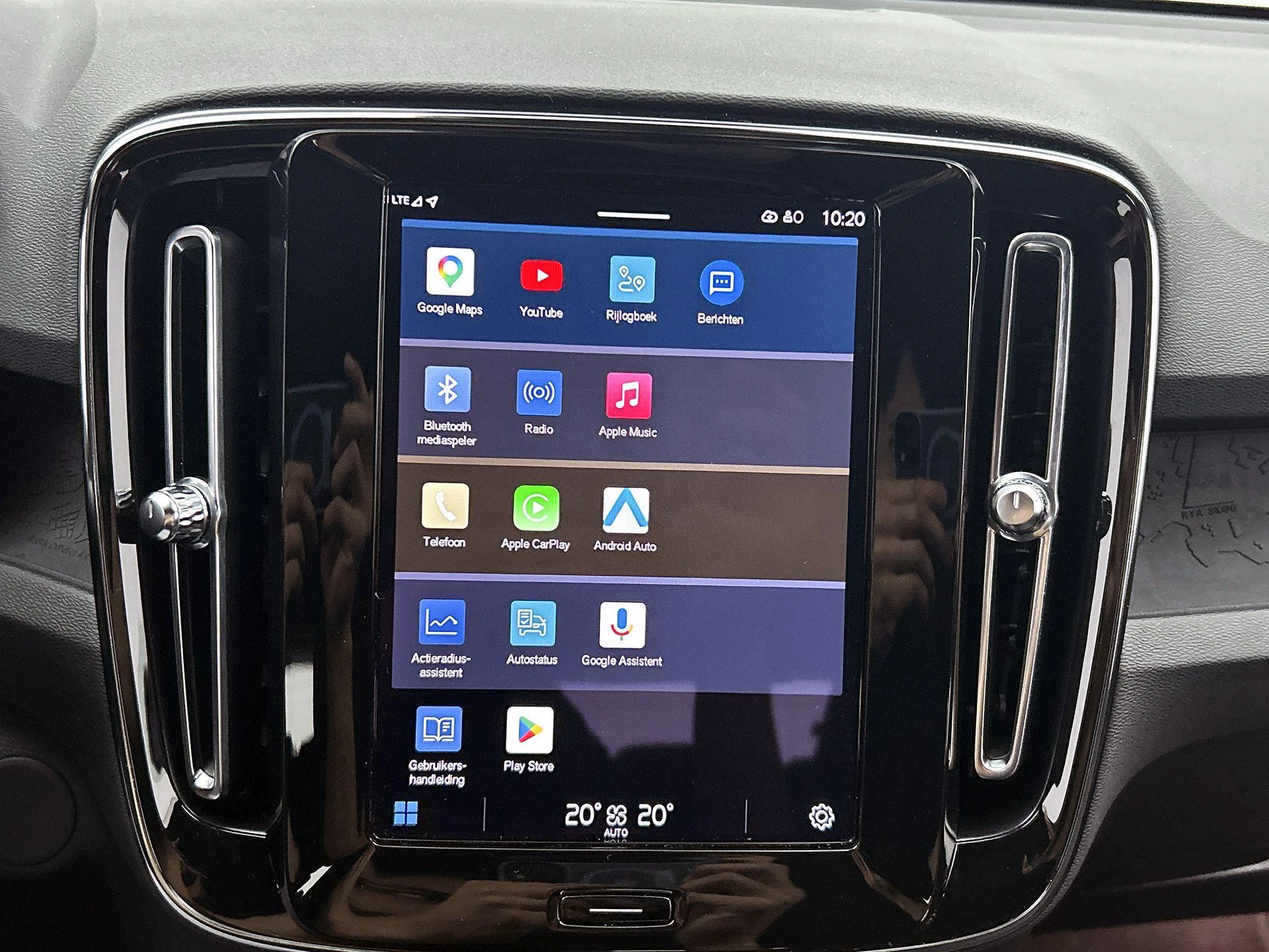 Volvo-XC40-image-28