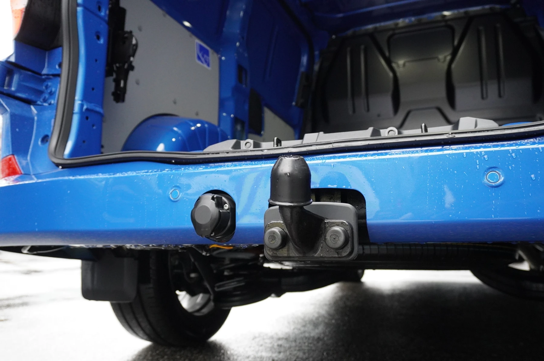 Volkswagen-Transporter-image-13