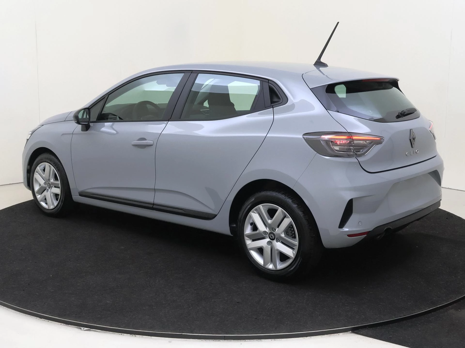 Renault-Clio-image-2