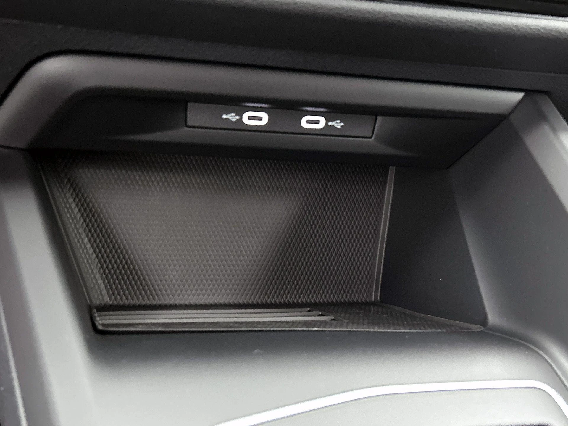 Volkswagen Golf - 28