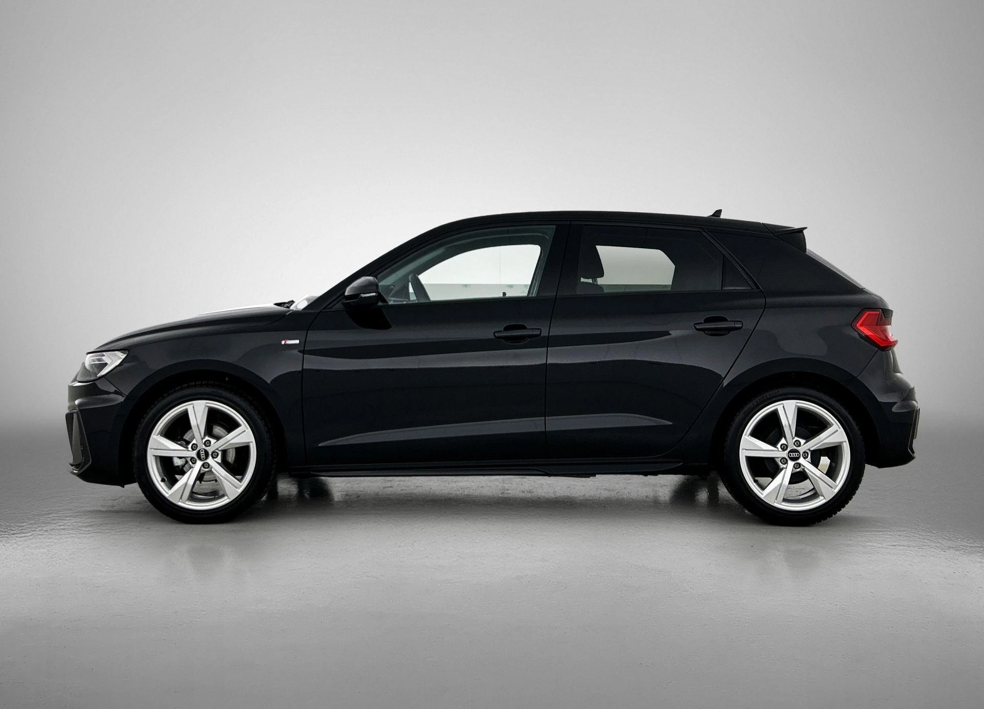 Audi-A1 Sportback-image-2