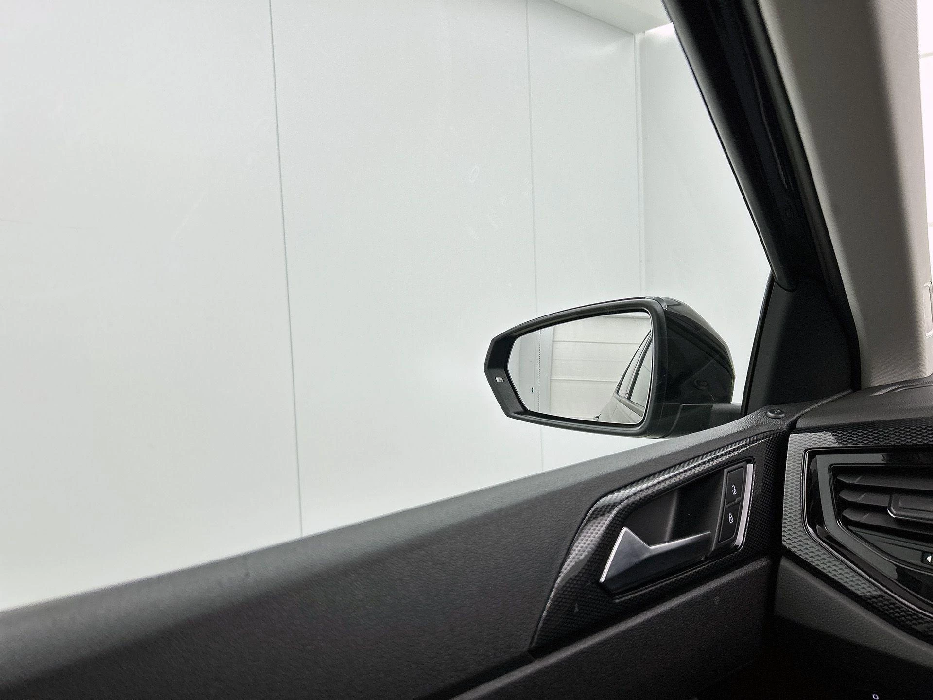 Volkswagen-Polo-image-20