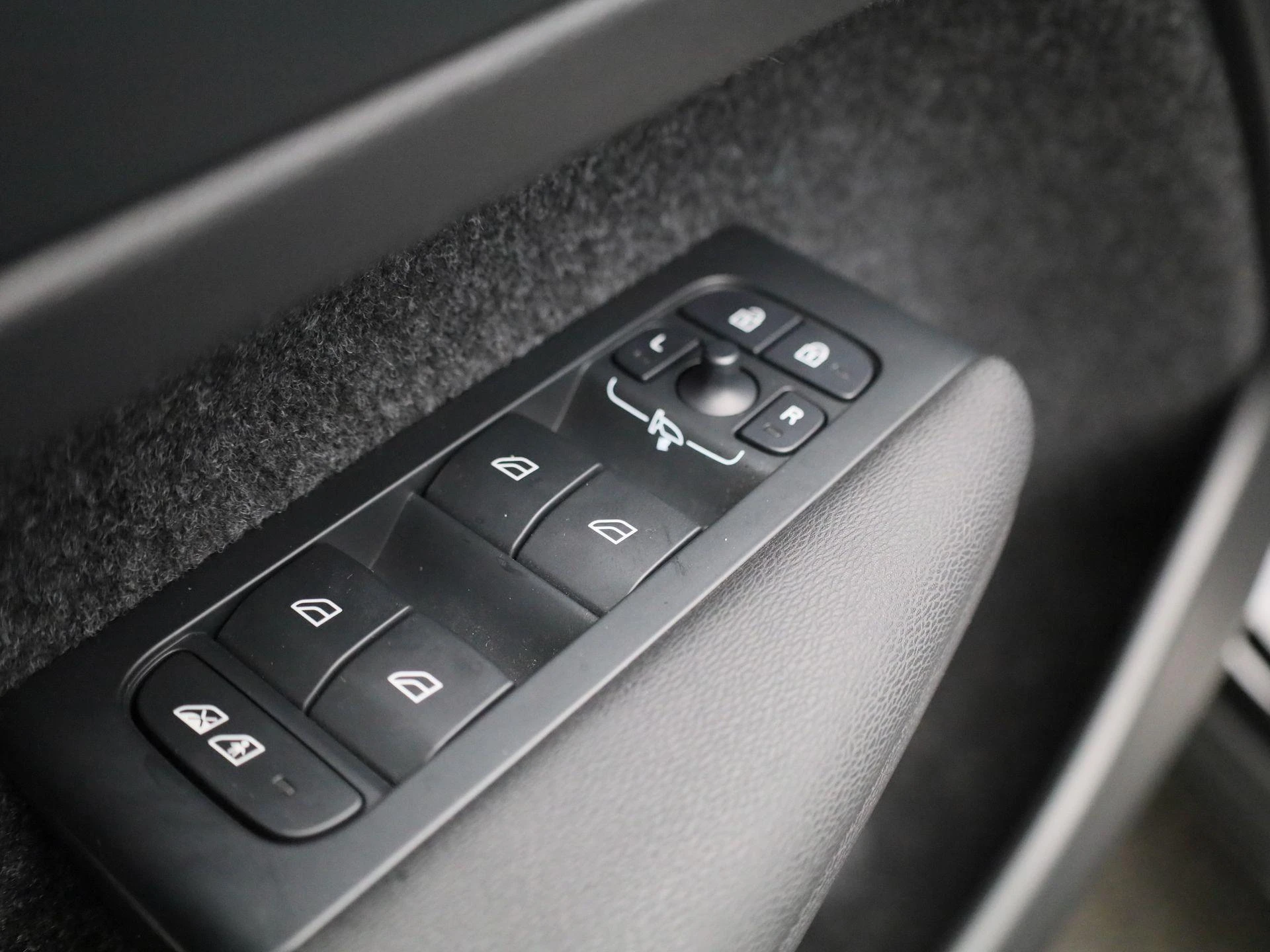 Volvo-XC40-image-29